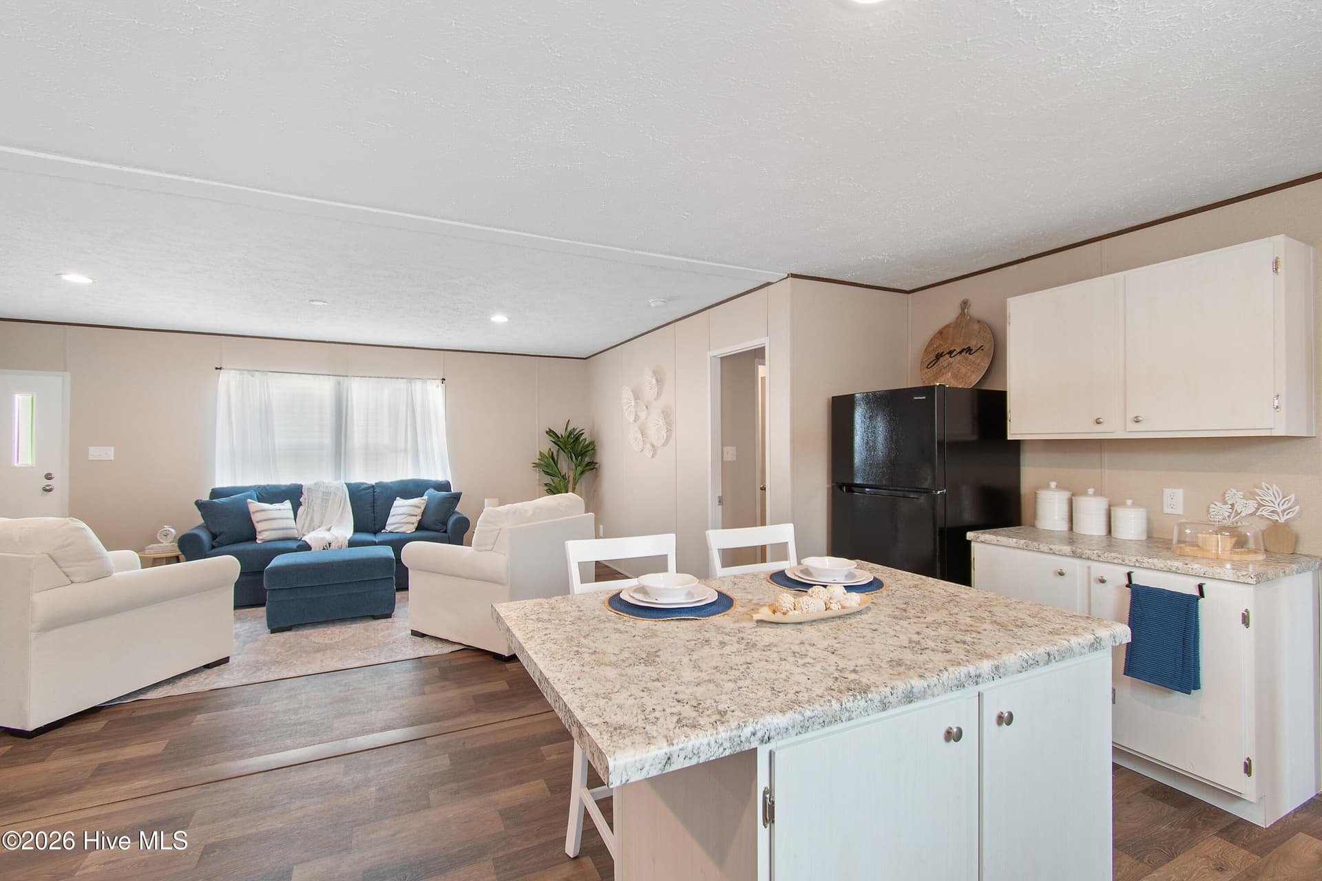 Manufactured Home at 930 Willow Place SW, Calabash, NC 28467, photo 9 of 32