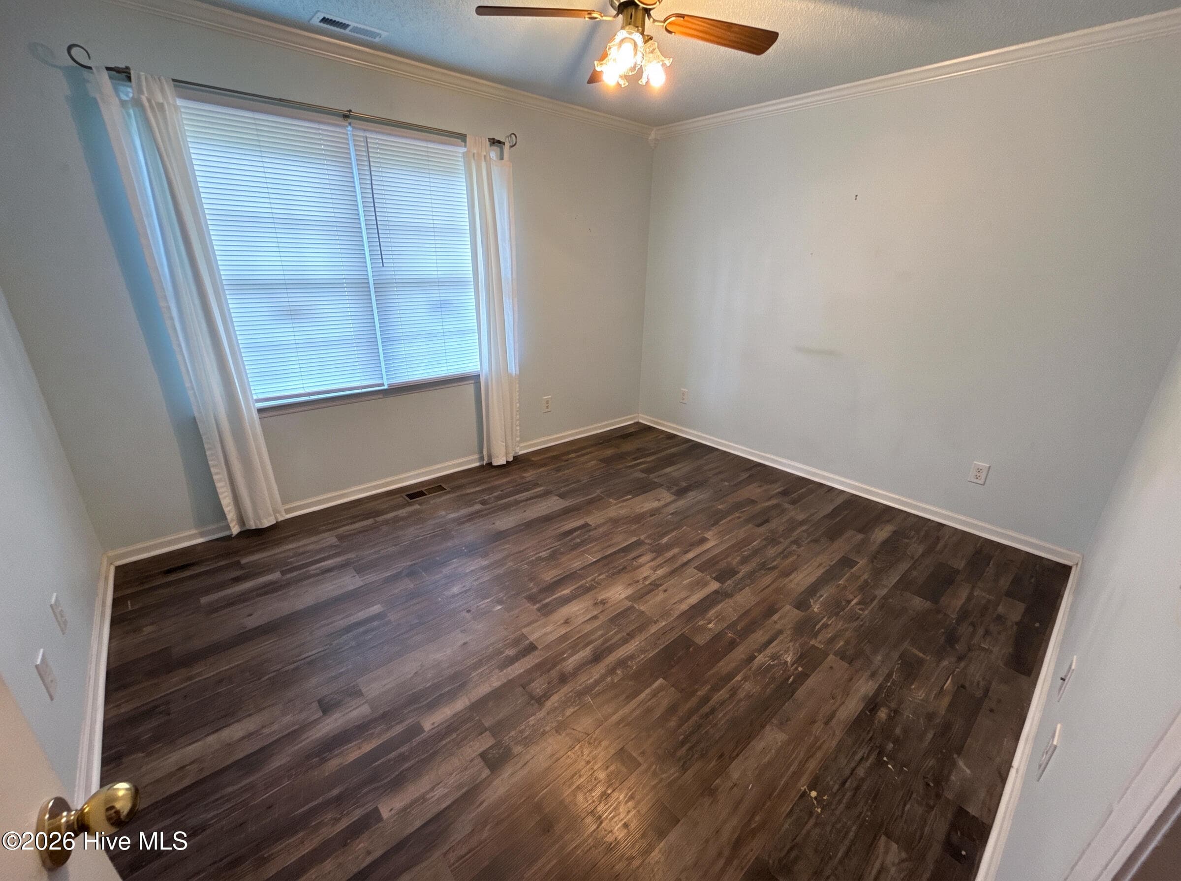 Single Family Residence at 1811 Caracara Drive, New Bern, NC 28560, photo 10 of 29
