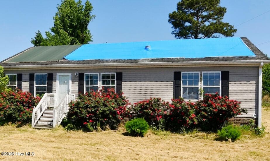 Front - 21 Grape Vine Landing, Columbia, NC 27925