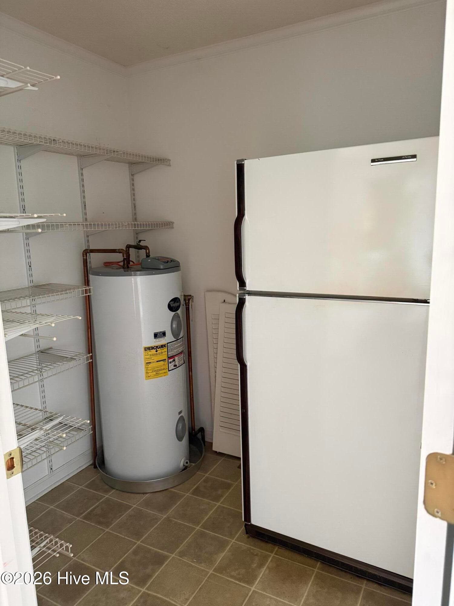 Pantry - 2992 Cherry Lane, Kinston, NC 28504