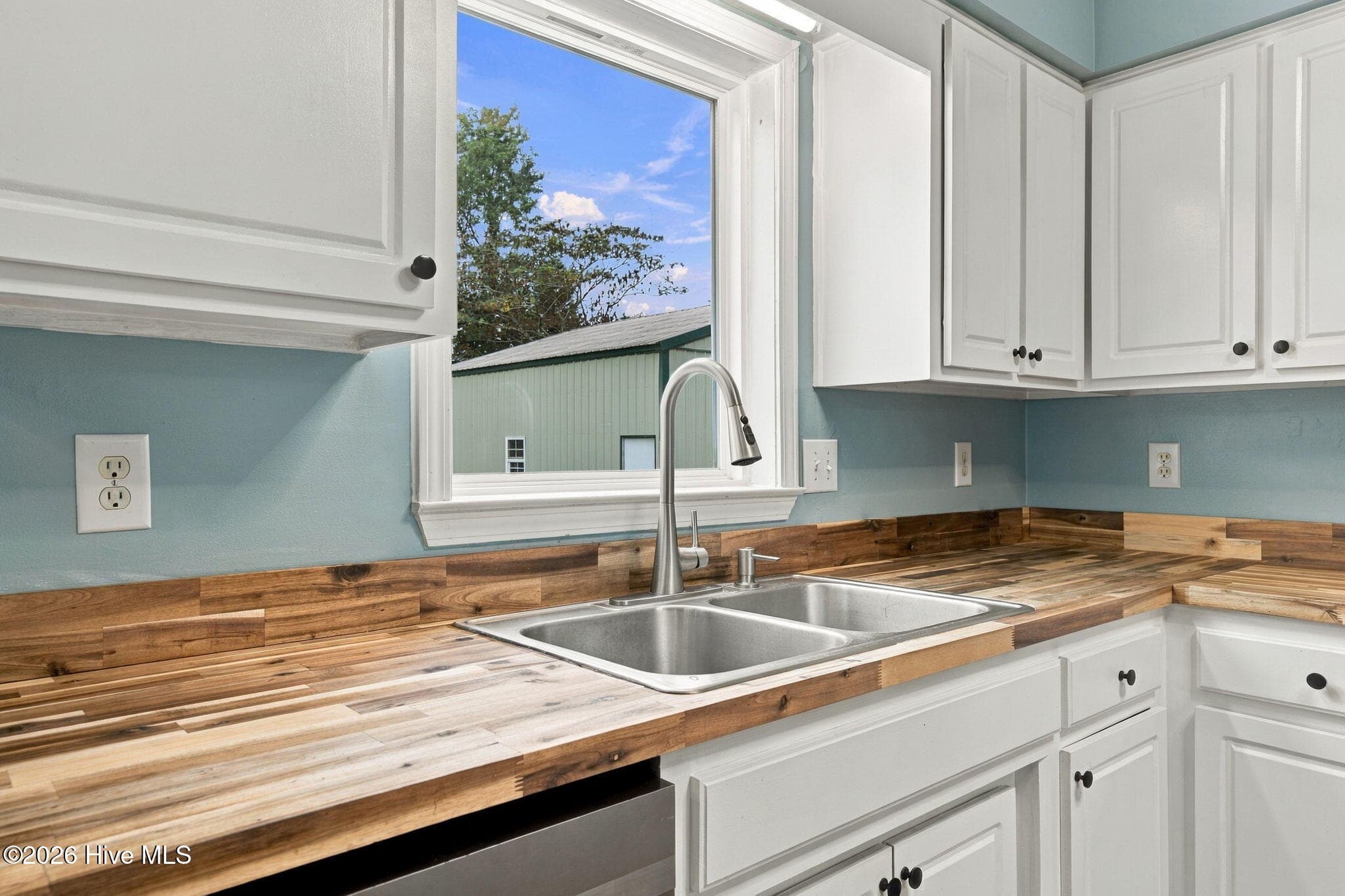 Single Family Residence at 203 Trolley Court, New Bern, NC 28560, photo 16 of 52
