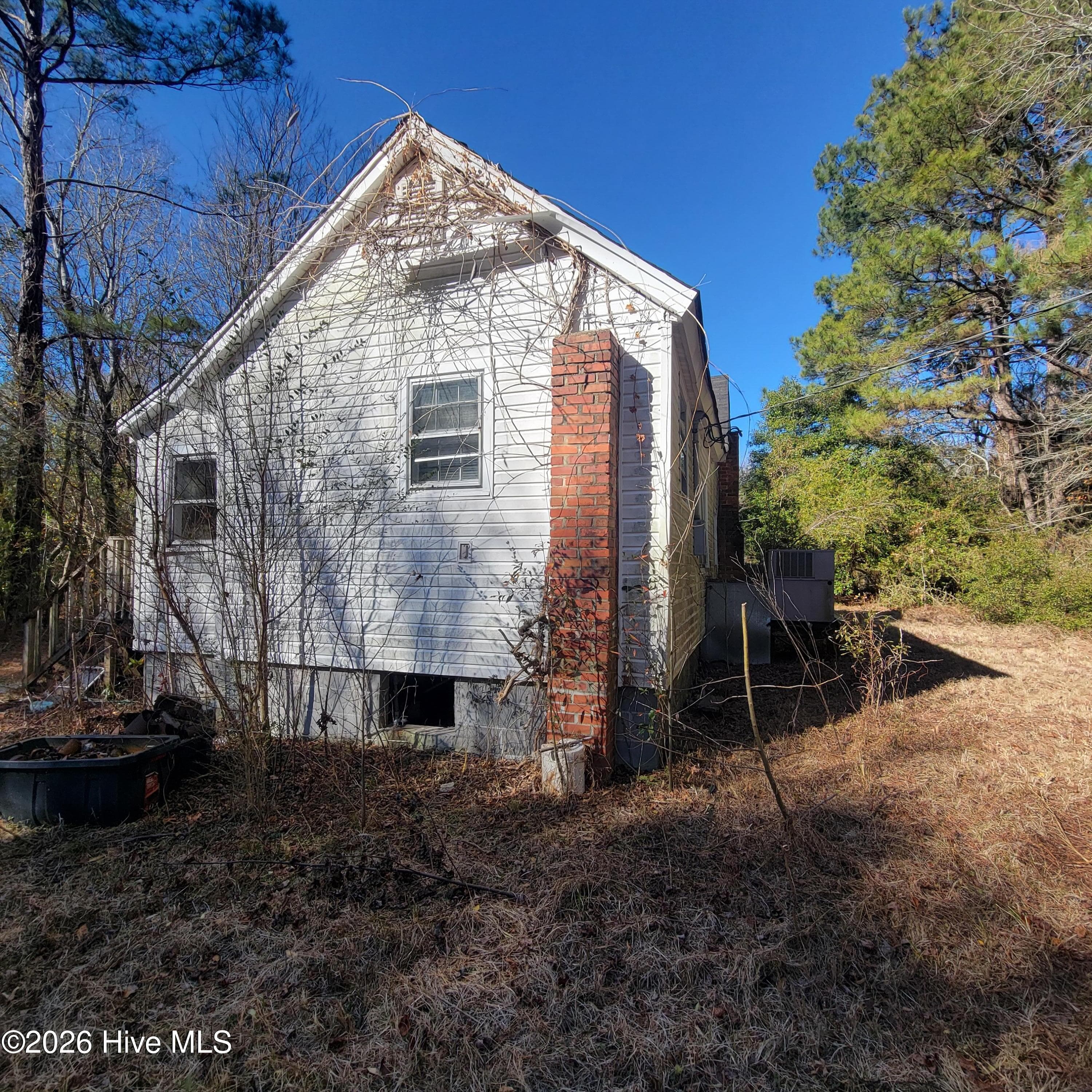 Improved at 2105 Nc Highway 53 E, Burgaw, NC 28425, photo 4 of 13
