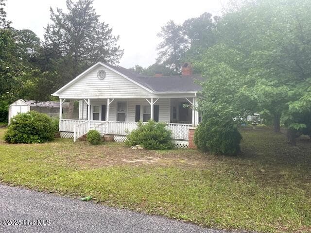 Single Family Residence at 302 Lower Street, Elizabethtown, NC 28337, photo 2 of 12