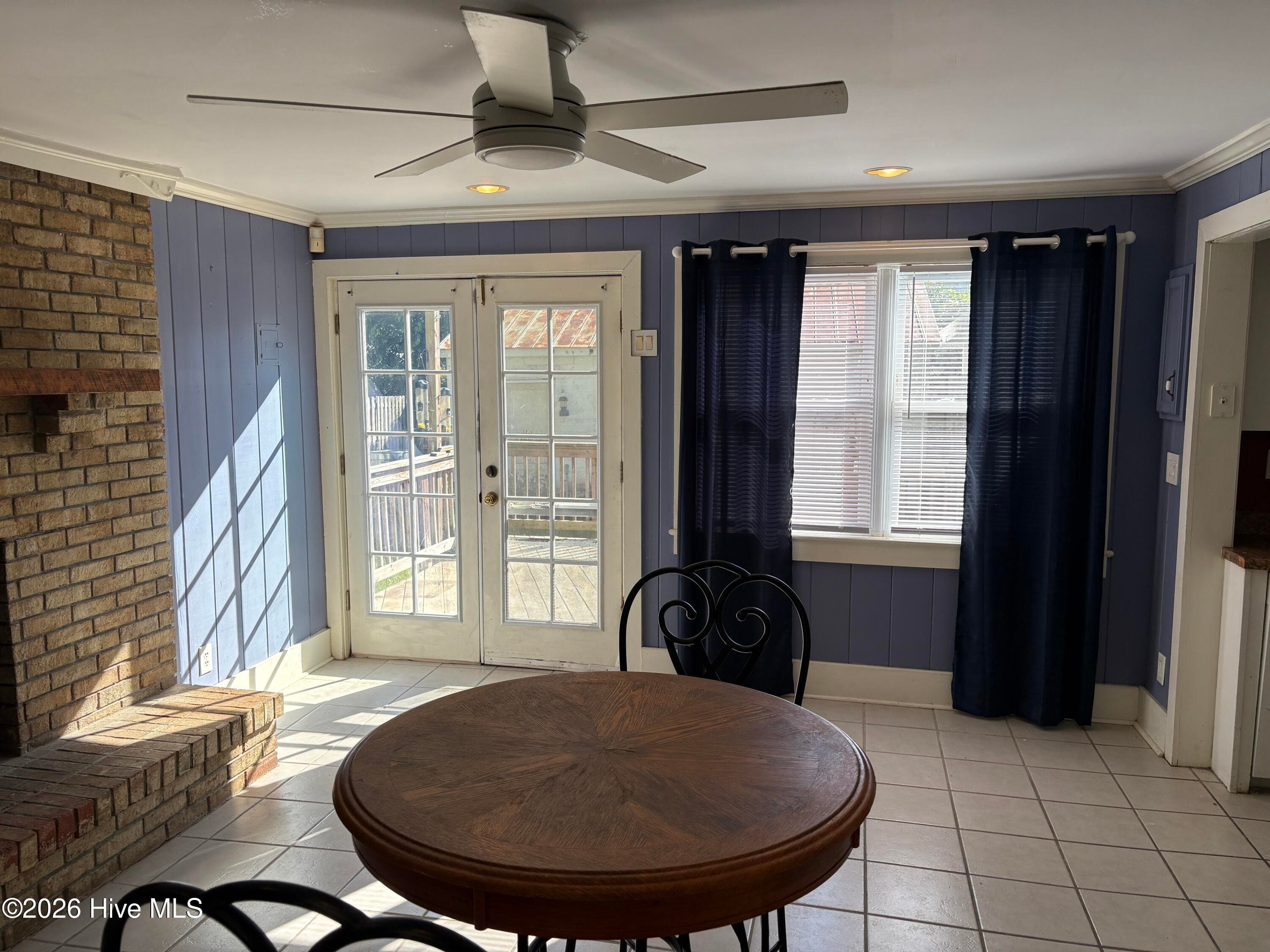 Single Family Residence at 1404 Mcarthur Avenue, New Bern, NC 28560, photo 2 of 19