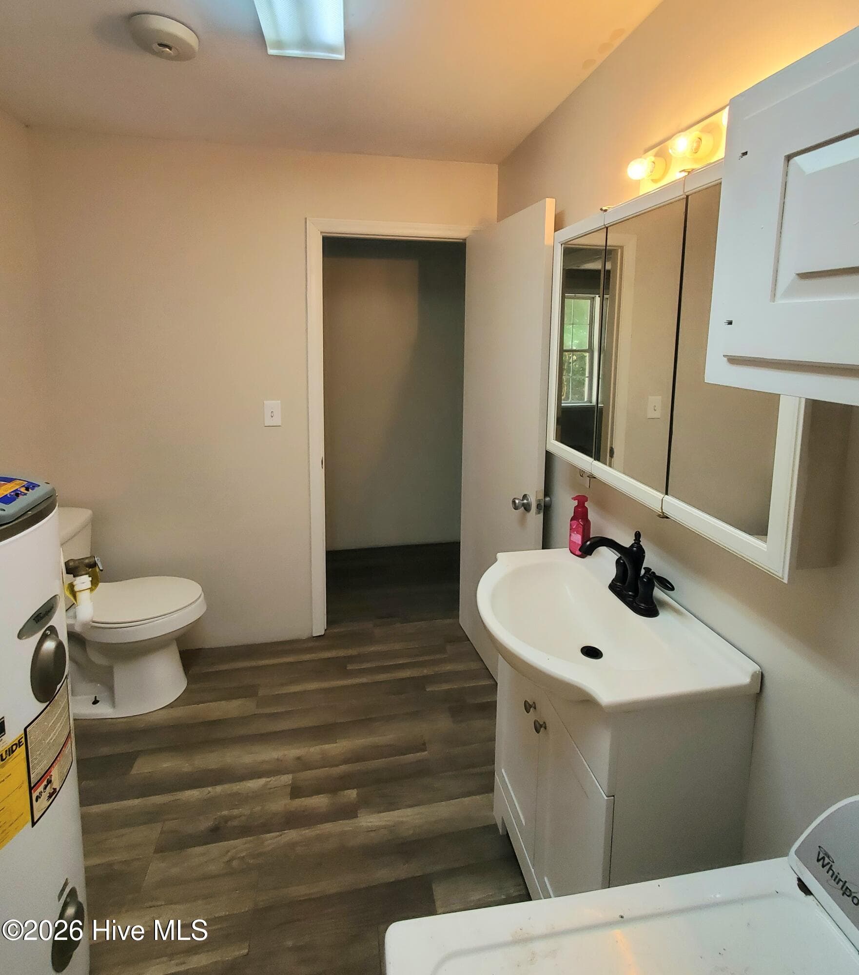 Single Family Residence at 425 Colonial Landing Road SE, Bolivia, NC 28422, photo 15 of 50