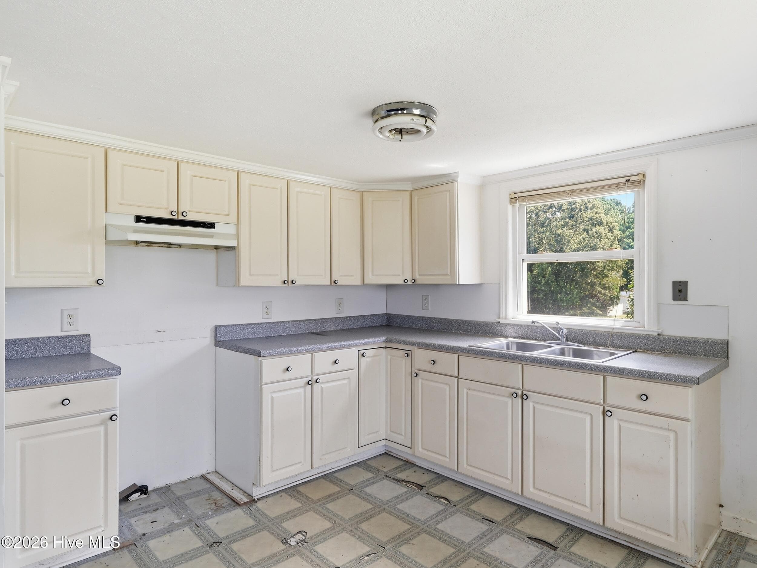 Single Family Residence at 8701 White Oak Road, Garner, NC 27529, photo 38 of 41