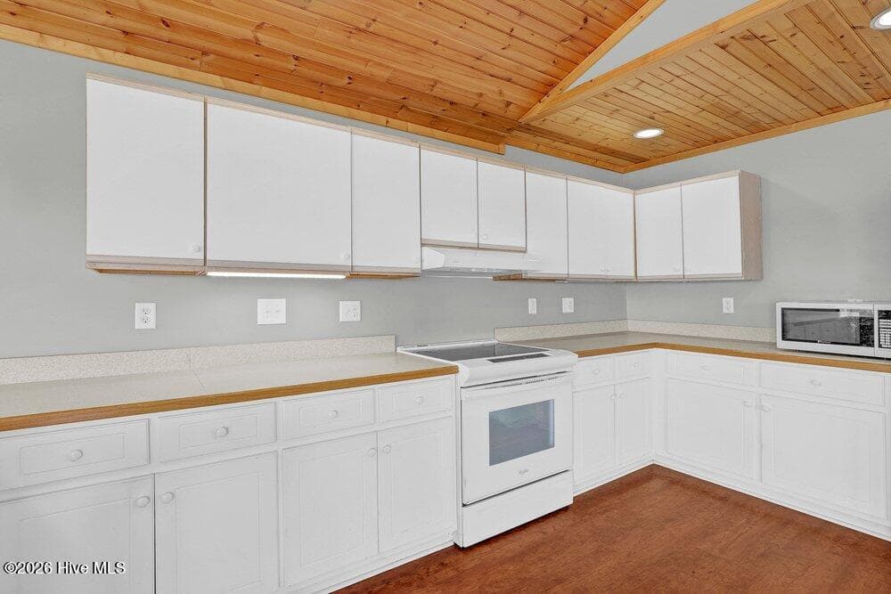 Single Family Residence at 712 Channel Boulevard, Topsail Beach, NC 28445, photo 17 of 62