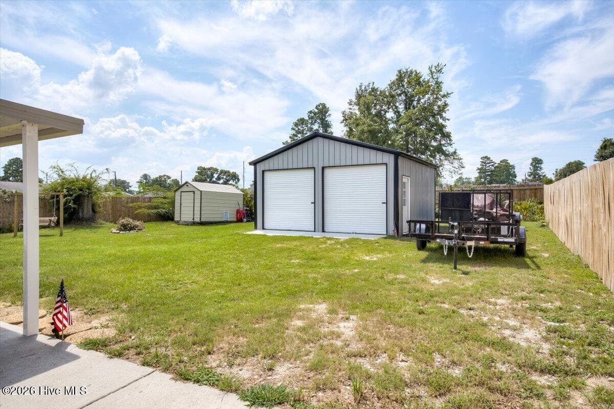 Outside detached two car garage/workshop 20 x 20 - 4121 Langley Street, Martinez, GA 30907