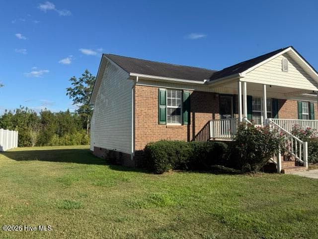 Single Family Residence at 1213 Brentwood Drive, Kinston, NC 28501, photo 2 of 11