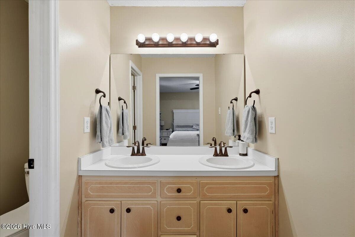 Primary dual vanities - 110 Hilltop Drive, Four Oaks, NC 27524