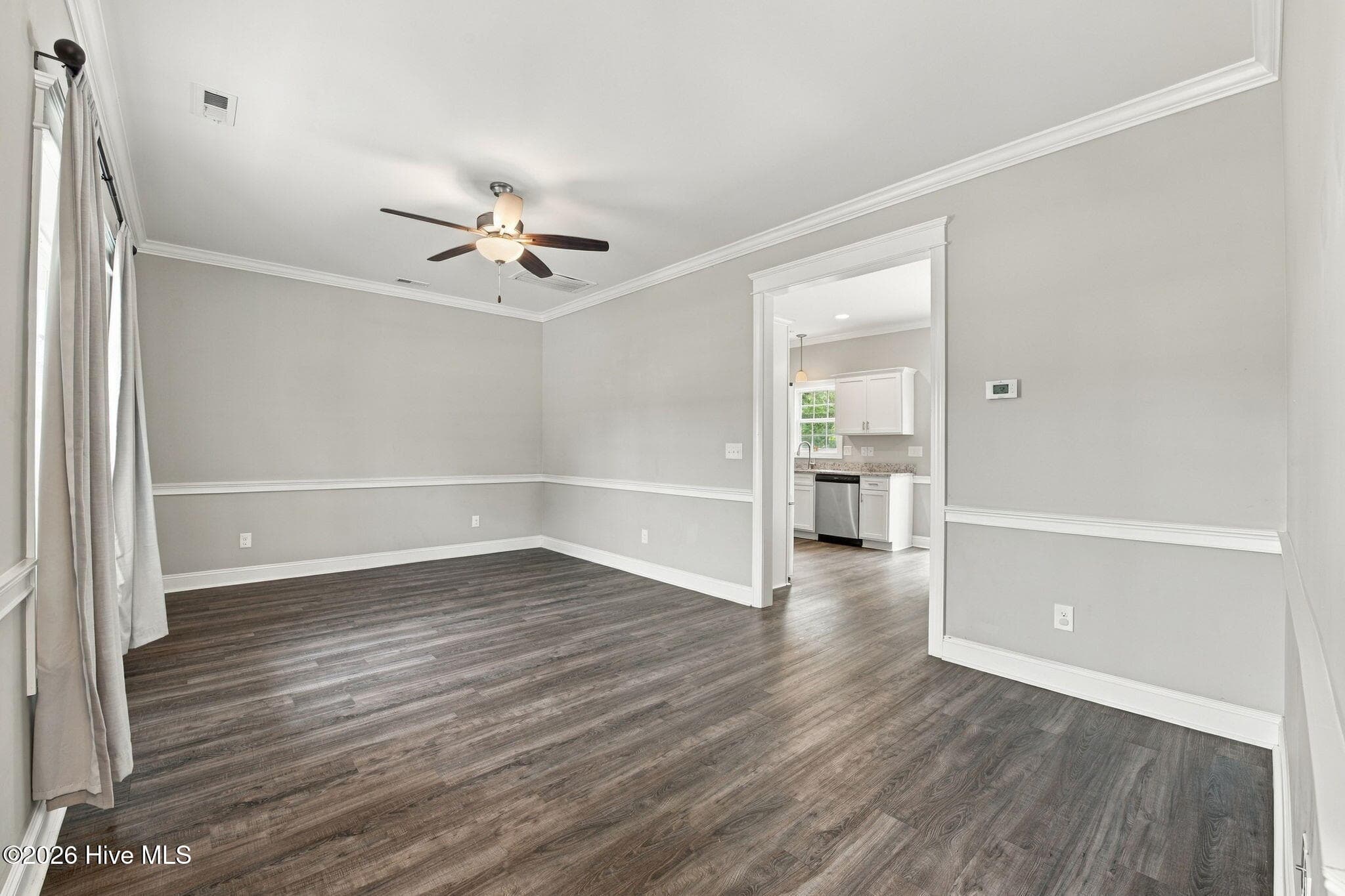 Single Family Residence at 100 Fernie Lane, New Bern, NC 28560, photo 7 of 51