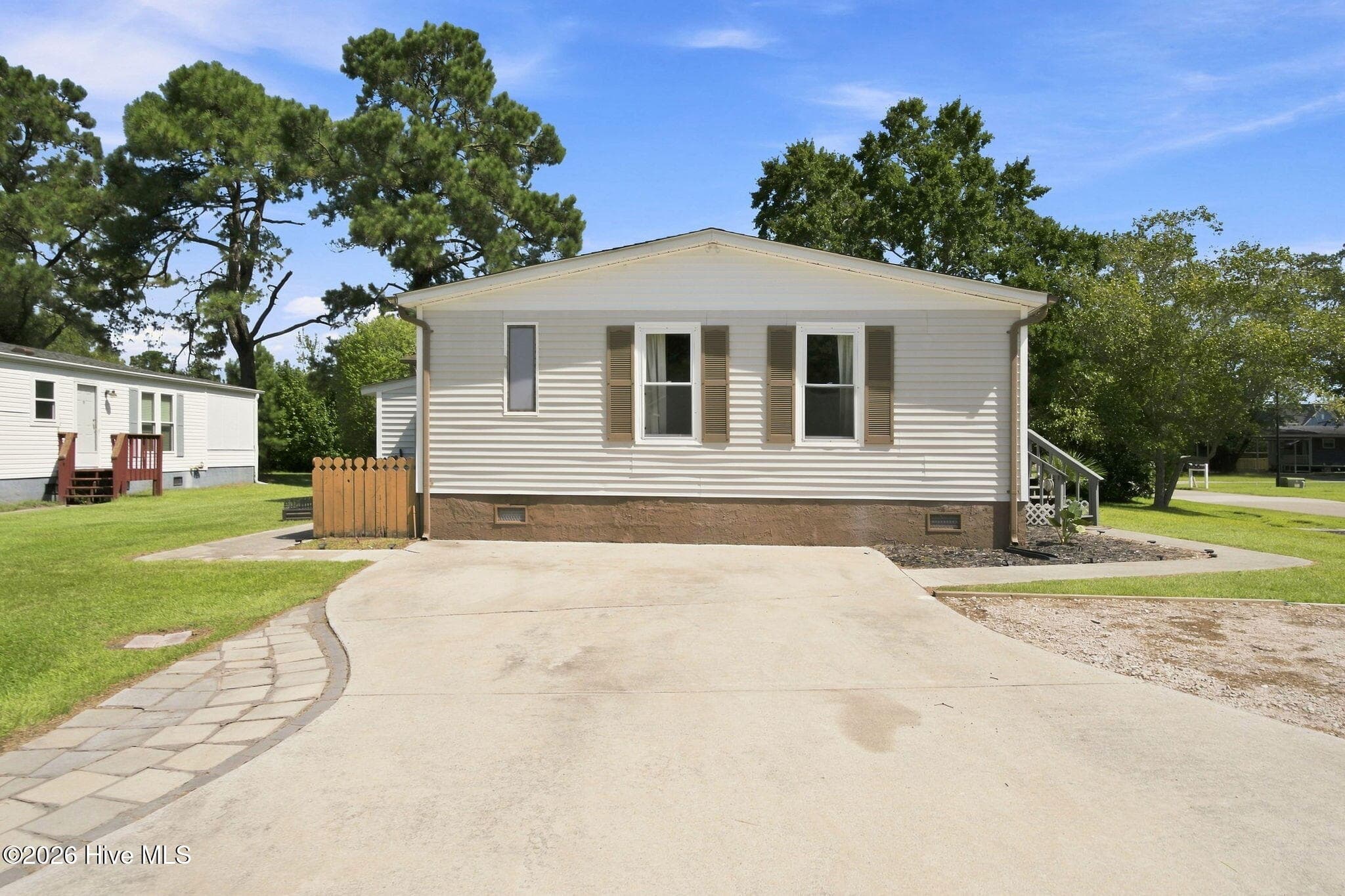 Manufactured Home at 900 Lighthouse Court, Hampstead, NC 28443, photo 35 of 44