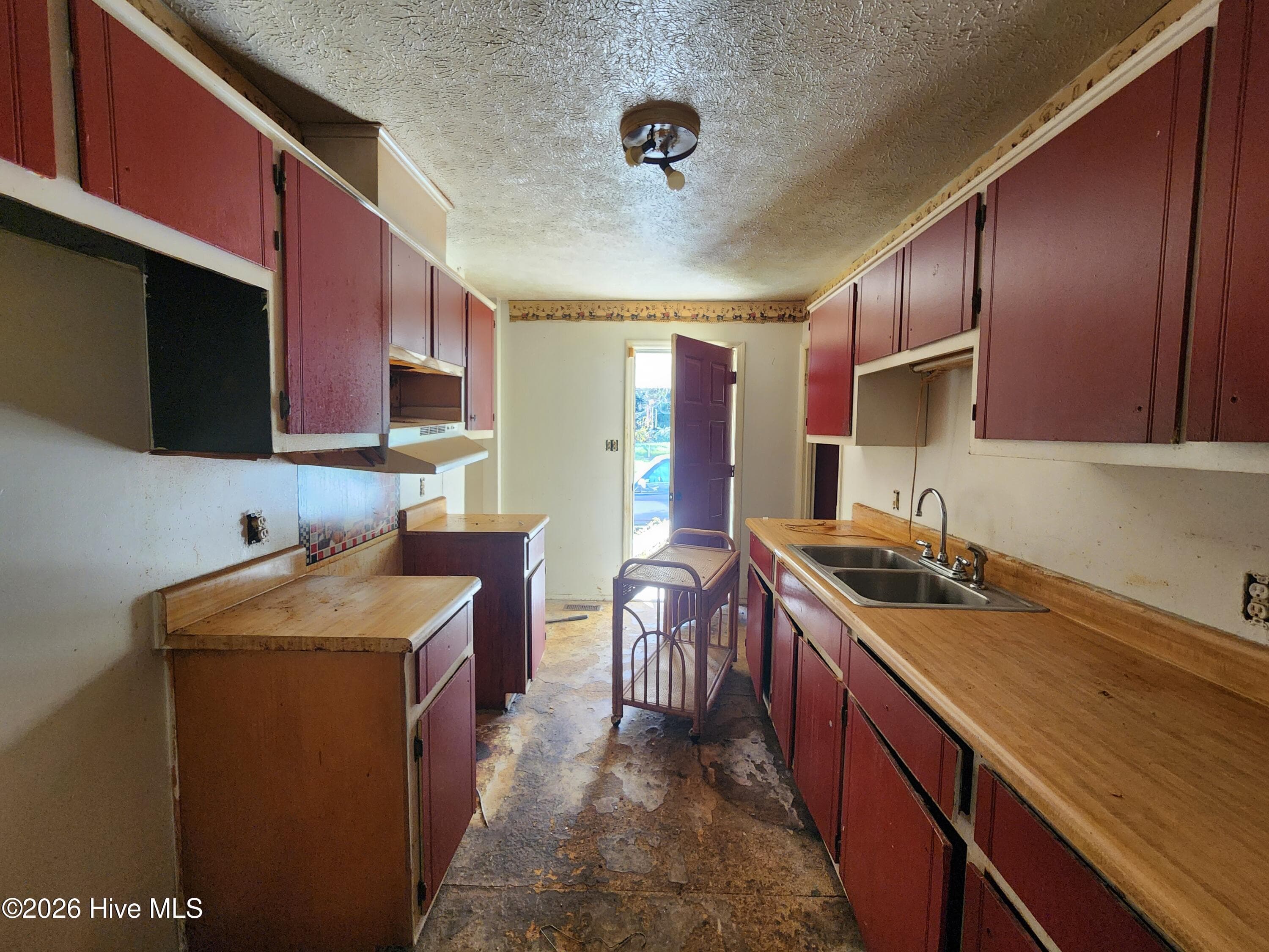 Floor covering and updates needed to kitchen - 198 Runs Creek Drive, Jackson, SC 29831