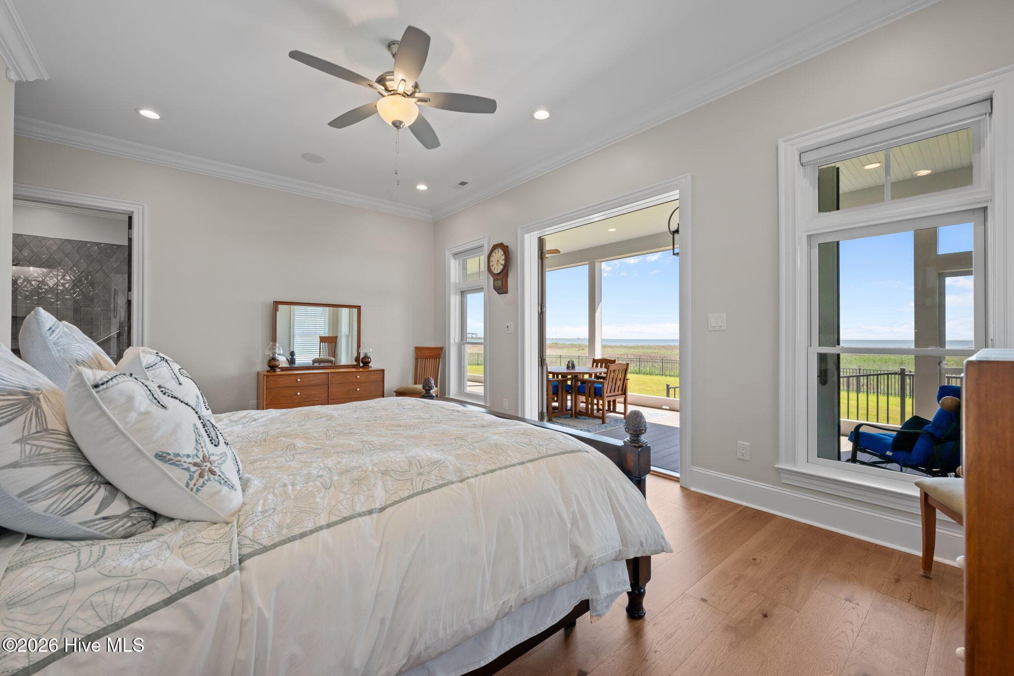Single Family Residence at 76 Soundside Drive, Oriental, NC 28571, photo 3 of 4