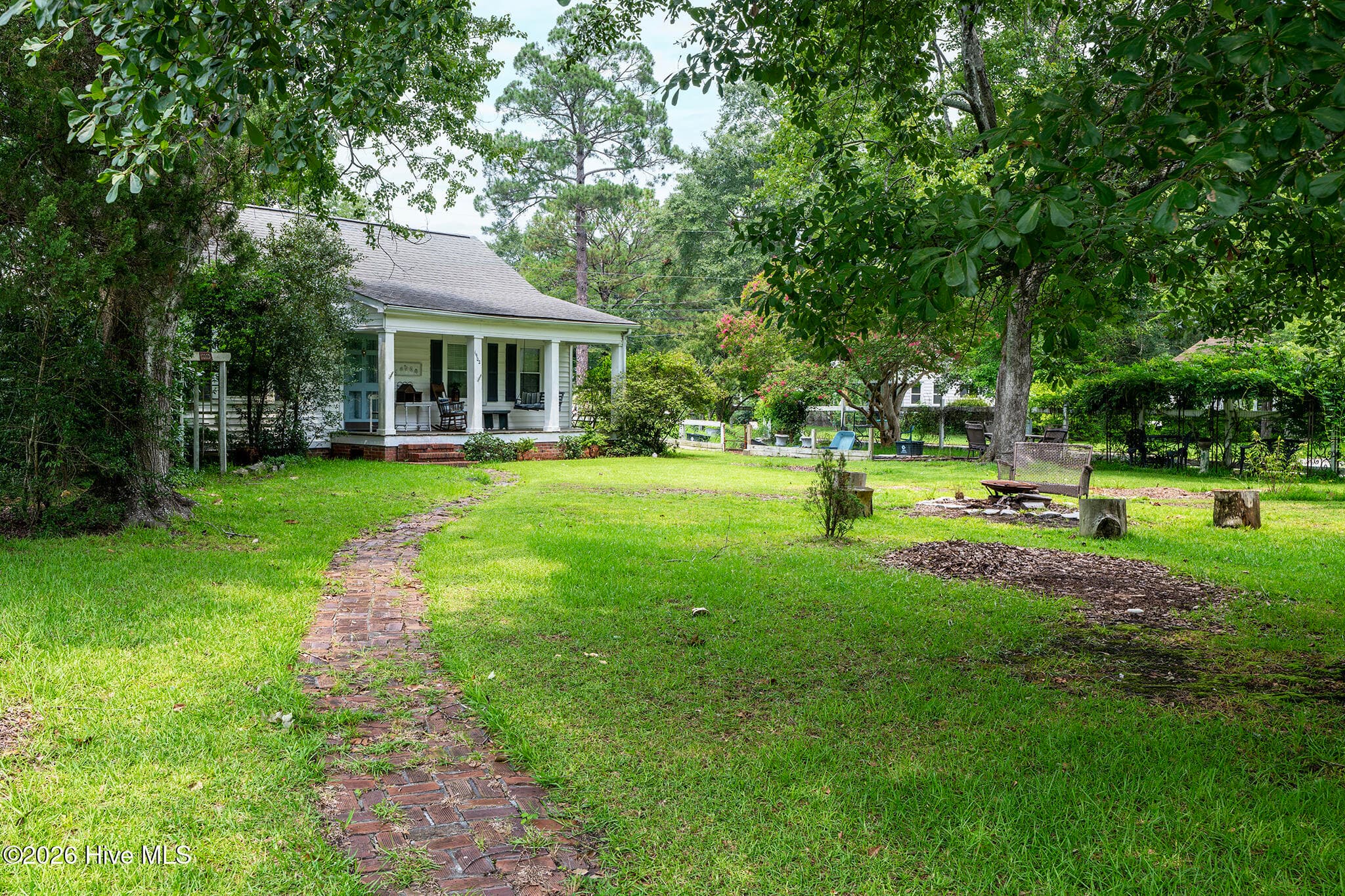 Whimsical .29 Acre Yard - 1902 Wilson Street, New Bern, NC 28560