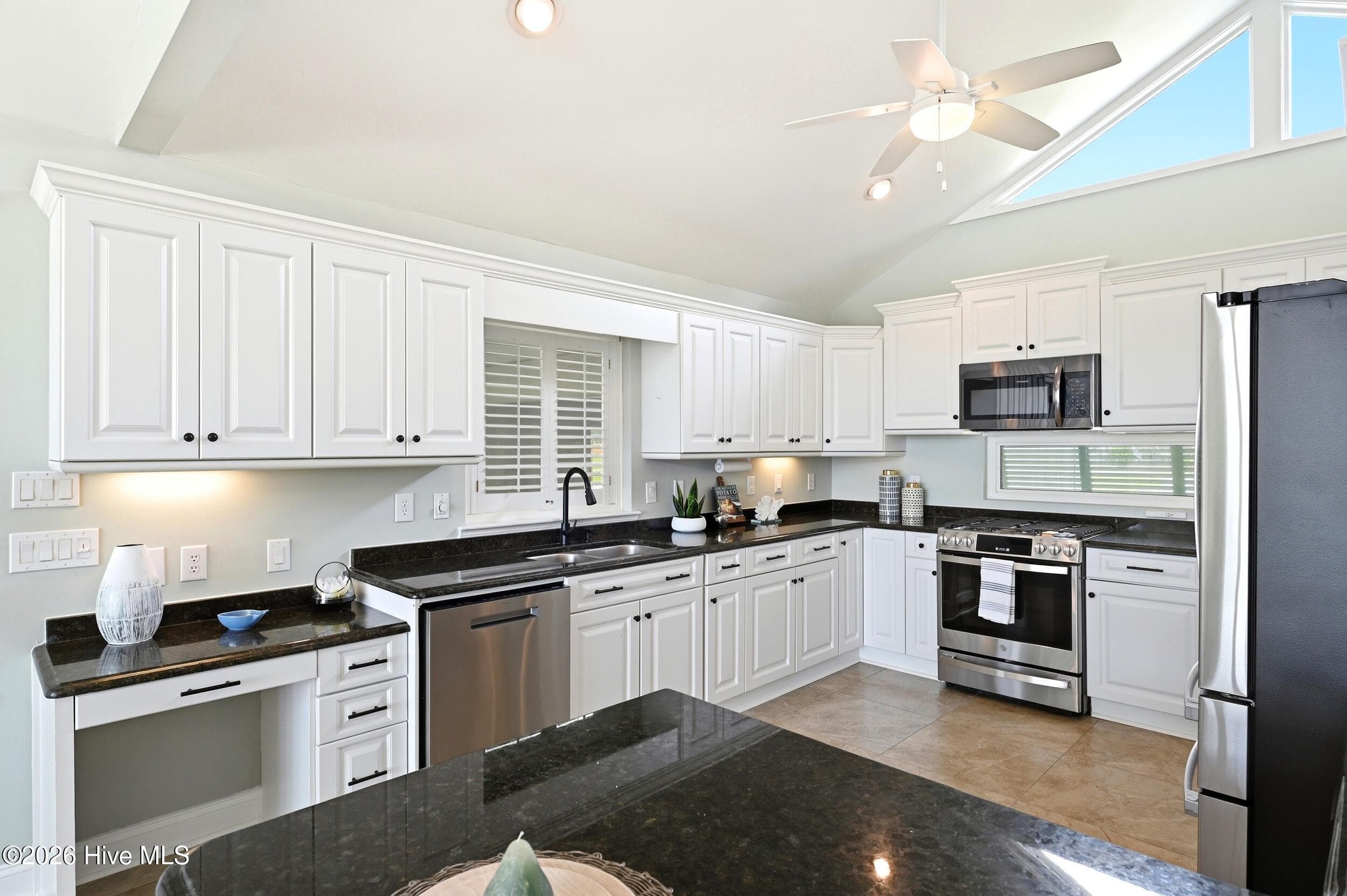 Single Family Residence at 119 Sound View Drive, Hampstead, NC 28443, photo 22 of 68