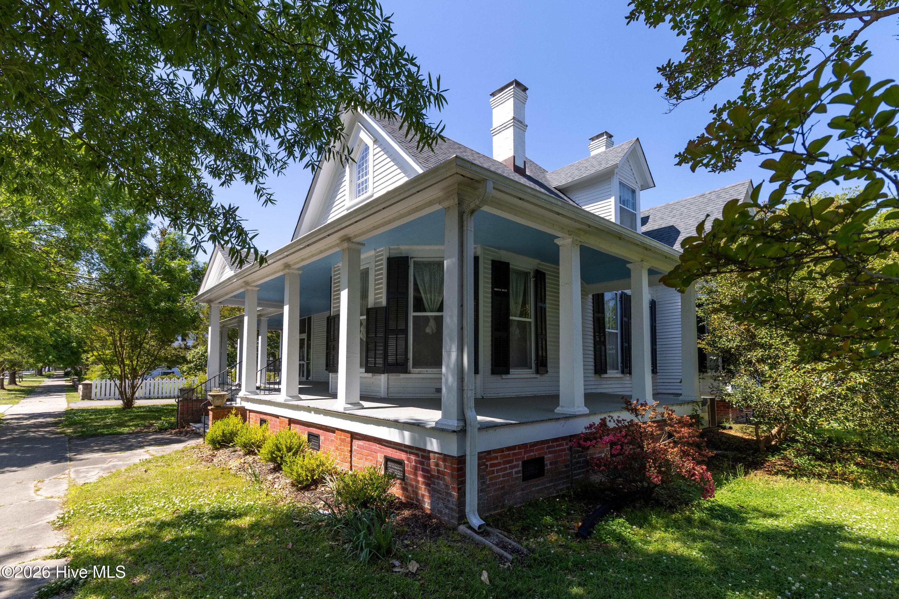 Single Family Residence at 105 N Granville Street, Edenton, NC 27932, photo 4 of 54