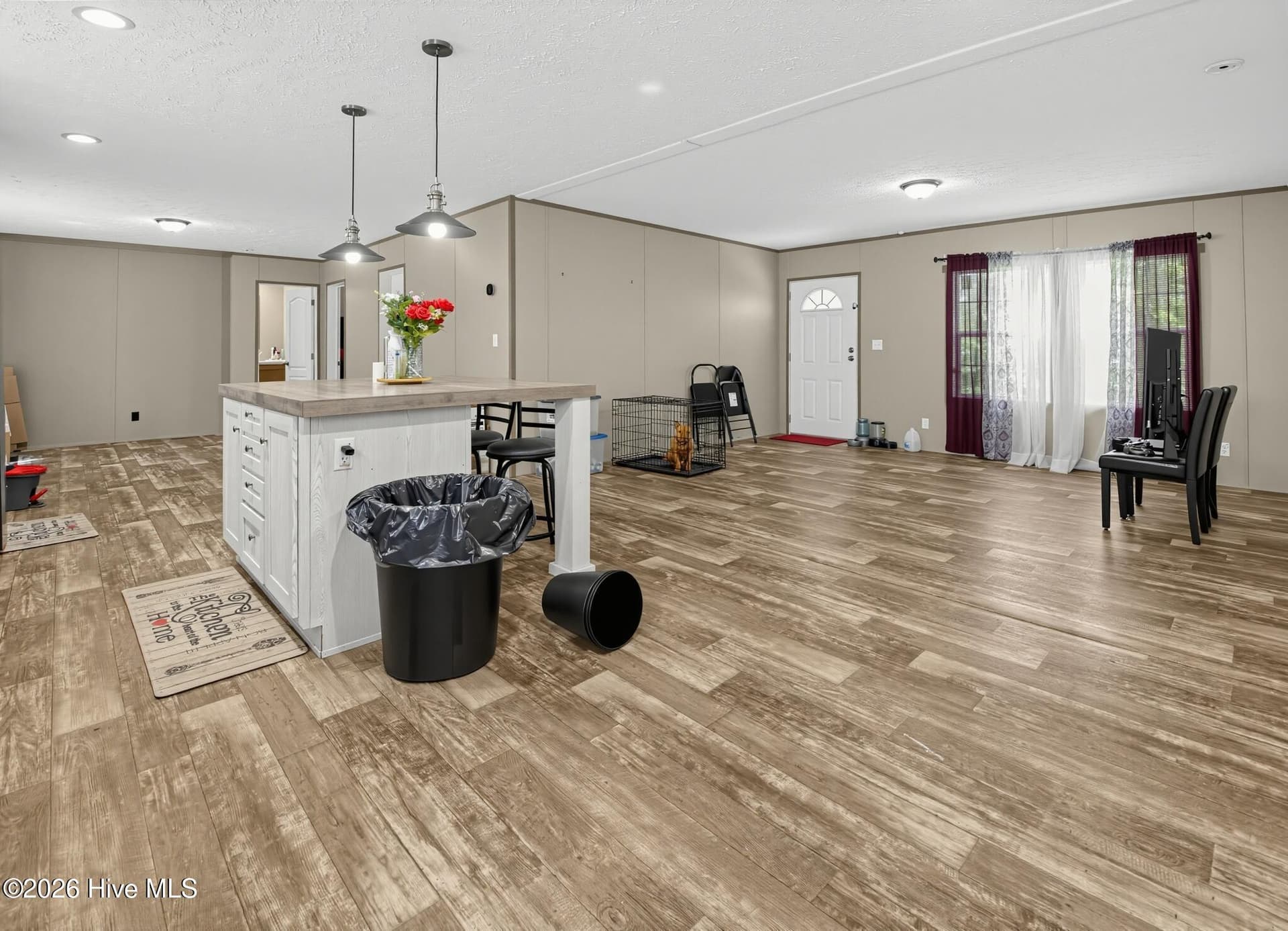 Manufactured Home at 140 Hillmont Road, New Bern, NC 28562, photo 6 of 29