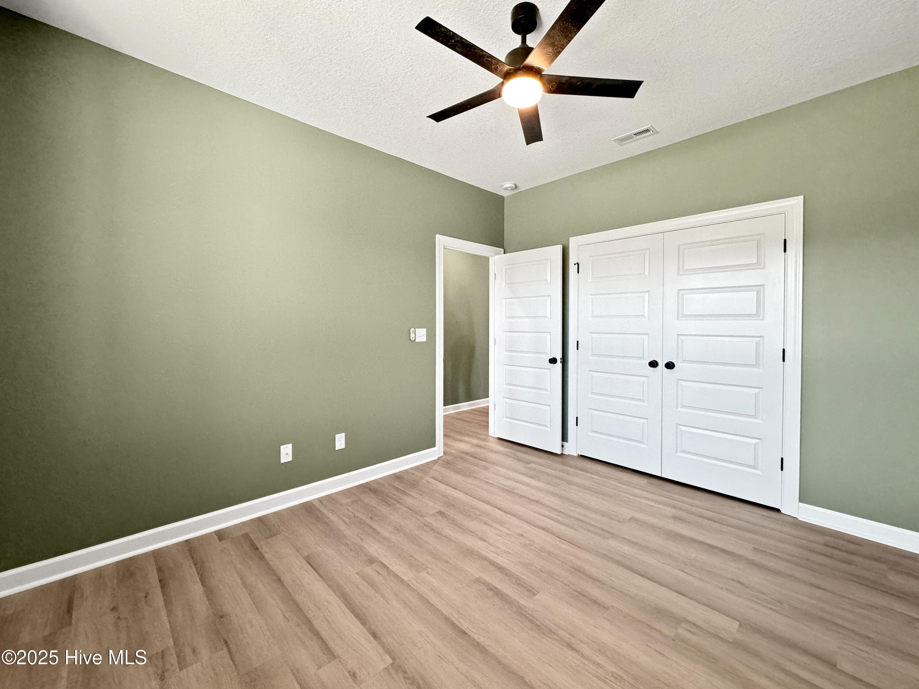 Single Family Residence at 2111 Staysail Drive, Elizabeth City, NC 27909, photo 18 of 31