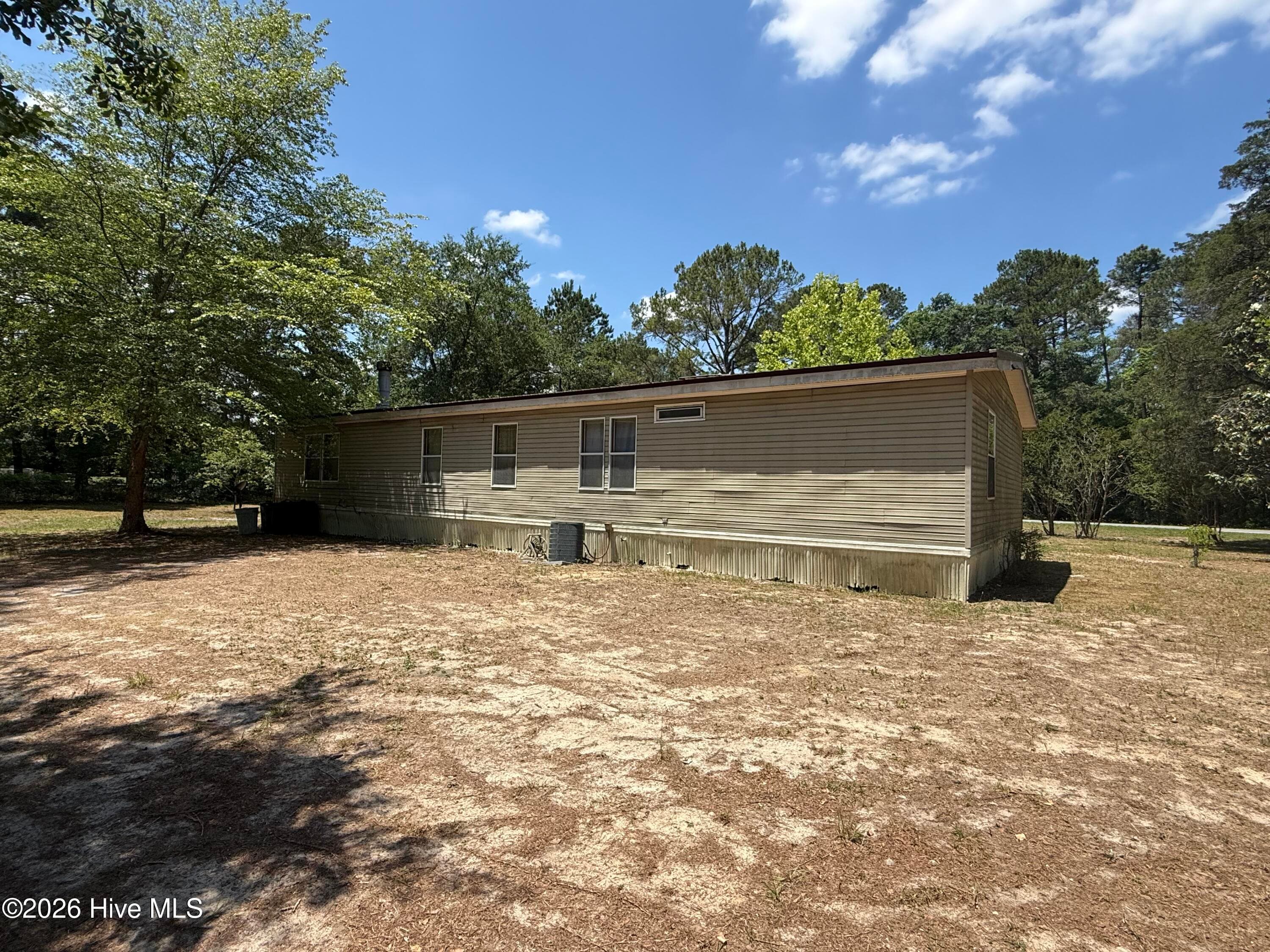 Manufactured Home at 9534 Us Highway 701 Highway, Elizabethtown, NC 28337, photo 18 of 19