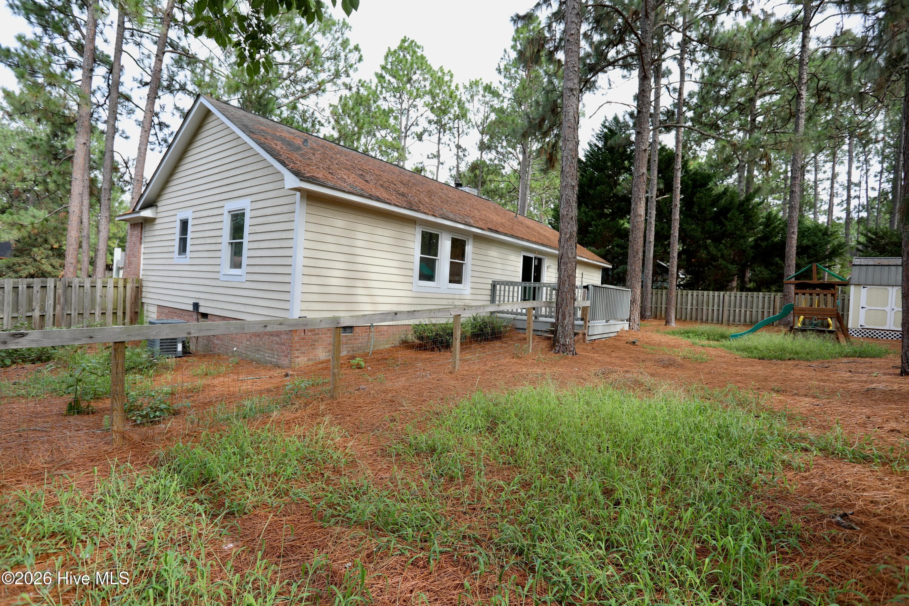 Single Family Residence at 100 Sawmill Road E, Pinehurst, NC 28374, photo 21 of 25