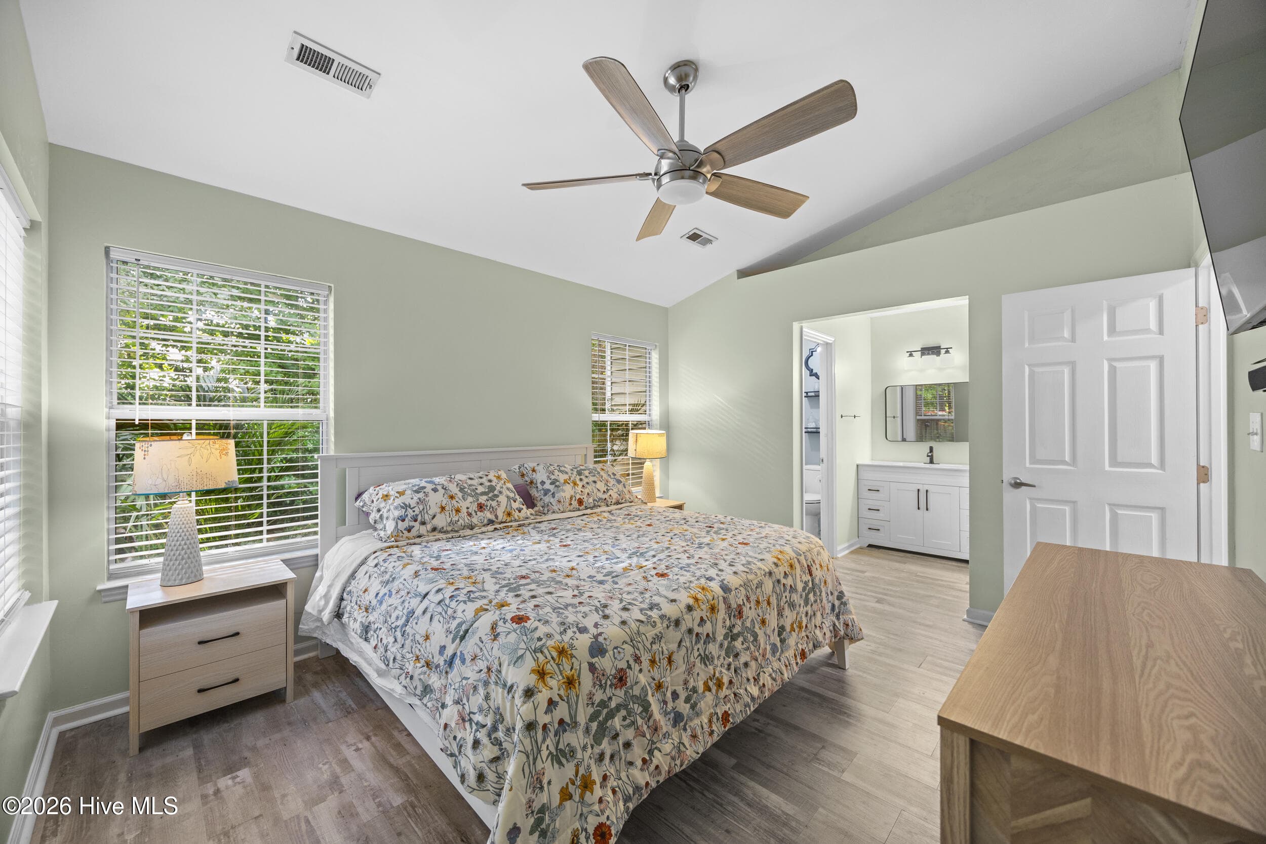 Single Family Residence at 5416 Ibis Court, Wilmington, NC 28409, photo 21 of 36