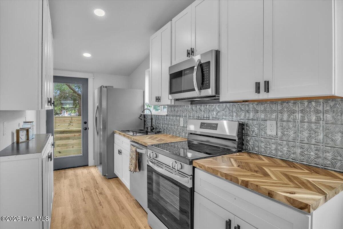 Single Family Residence at 1109 Dock Street, Wilmington, NC 28401, photo 16 of 24