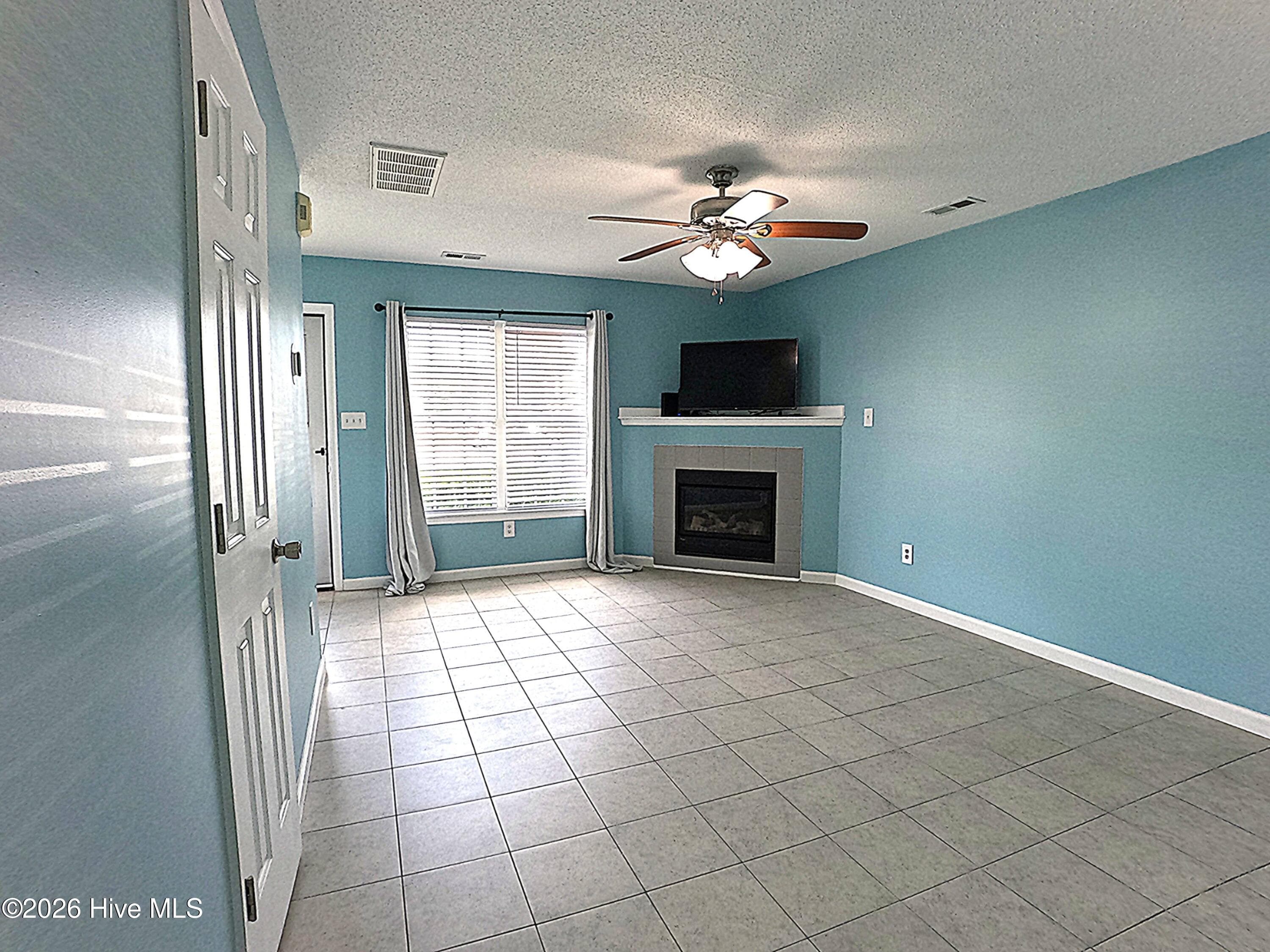Townhouse at 401 Timberlake Trail, Jacksonville, NC 28546, photo 16 of 31