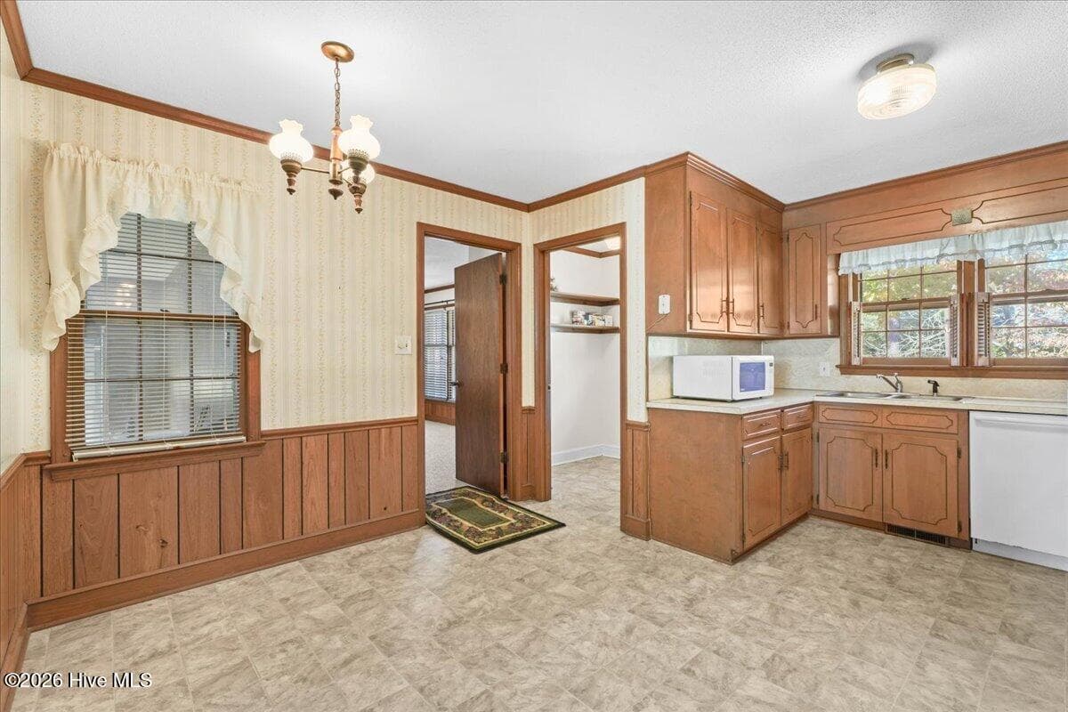 Single Family Residence at 3000 Camelot Drive, Kinston, NC 28504, photo 34 of 51