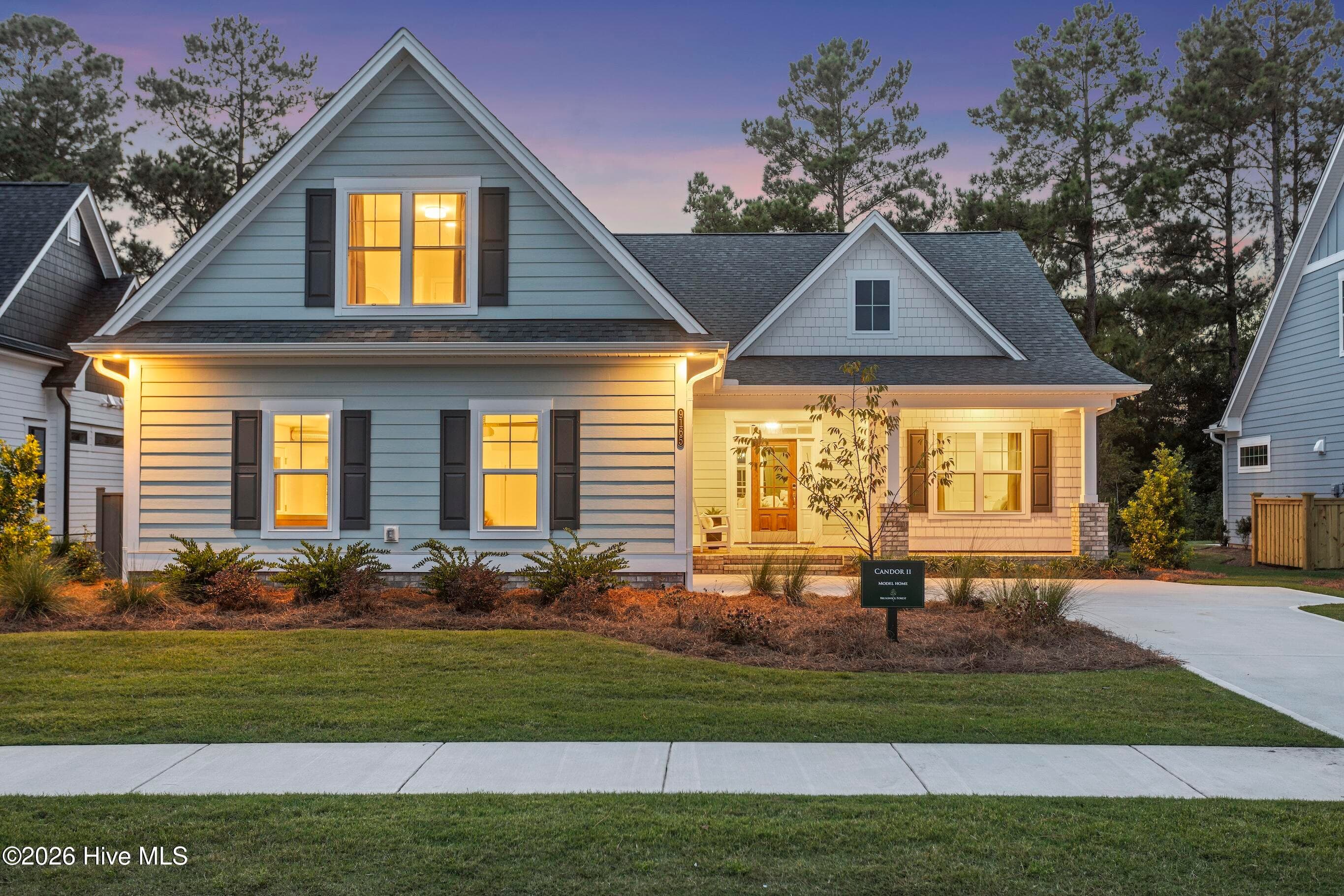 Single Family Residence at 9165 Crossbill Drive, Leland, NC 28451, photo 2 of 74