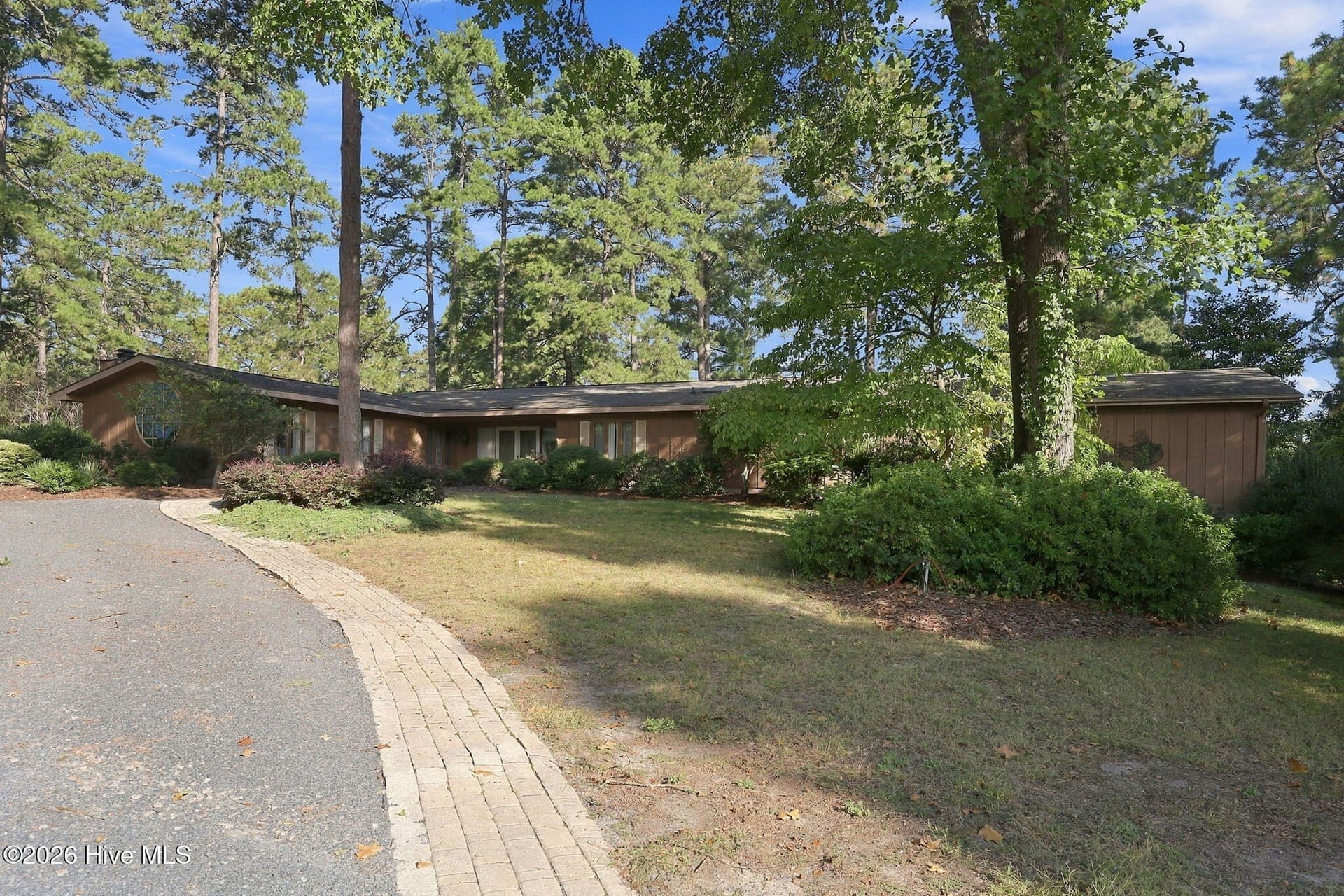 Single Family Residence at 115 Florence Drive, Pinehurst, NC 28374, photo 2 of 57