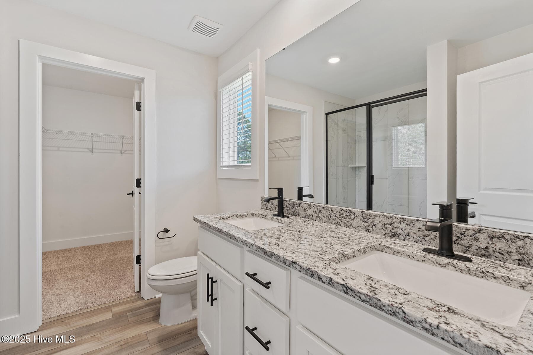 Single Family Residence at 27 S Umbrella Palm Drive, Hampstead, NC 28443, photo 15 of 21
