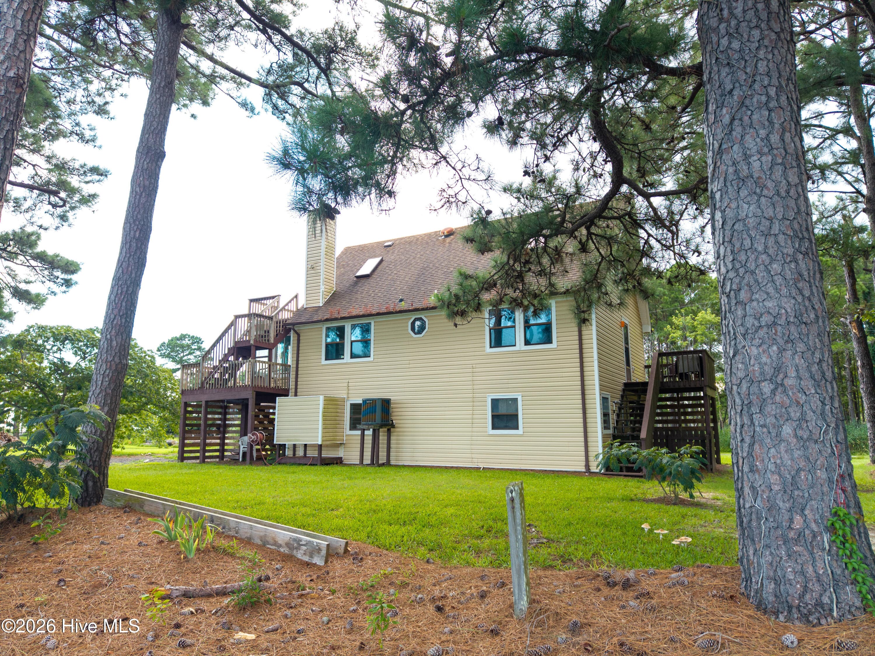 Single Family Residence at 109 Blue Heron Road, Shiloh, NC 27974, photo 2 of 3