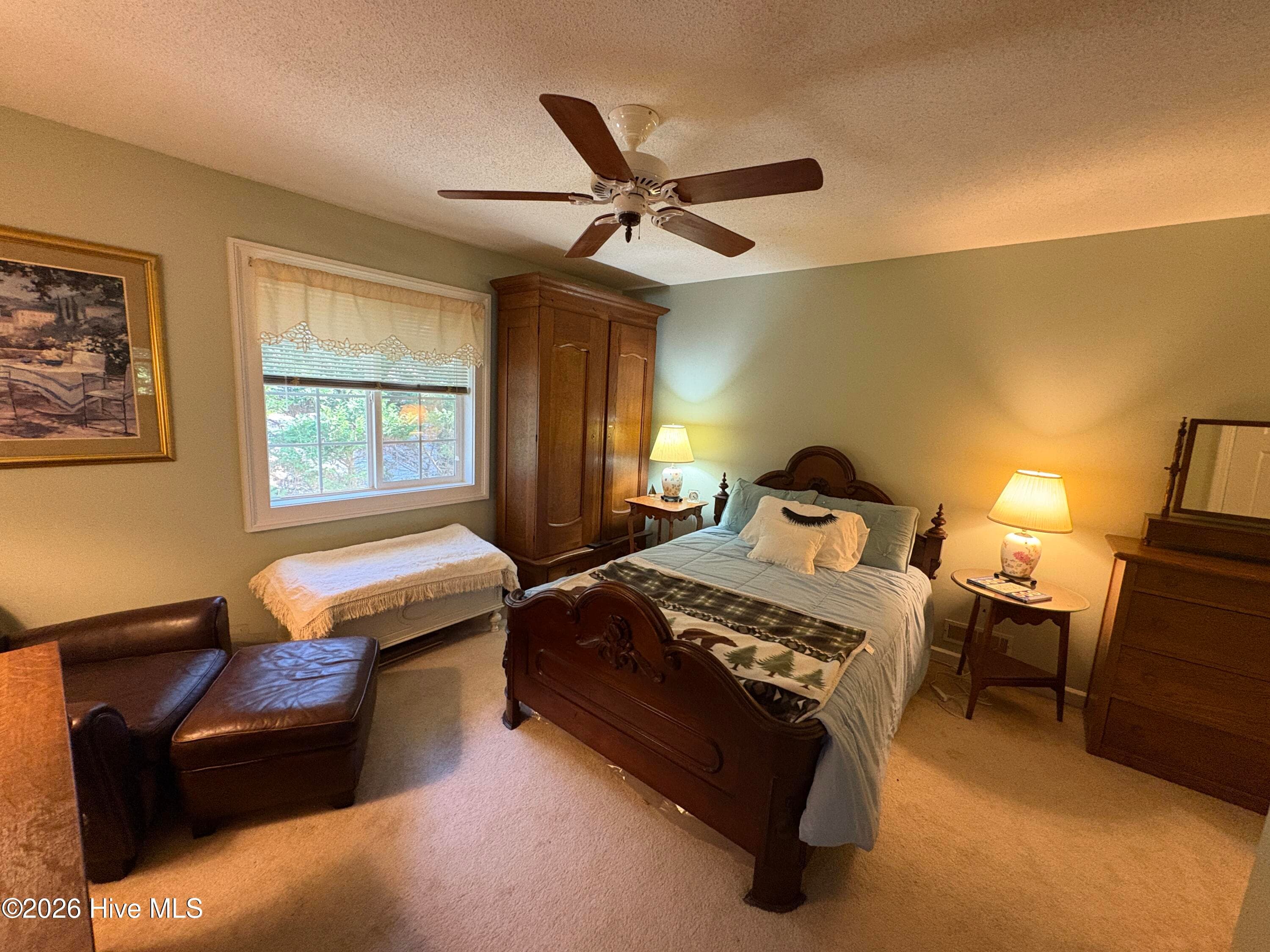 Single Family Residence at 1004a Kings Way, New Bern, NC 28562, photo 3 of 12