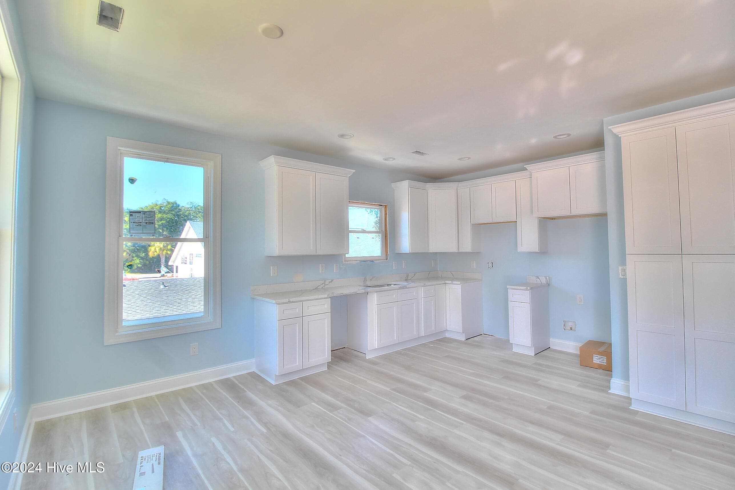Single Family Residence at 6926 Beach Drive SW, Ocean Isle Beach, NC 28469, photo 5 of 12