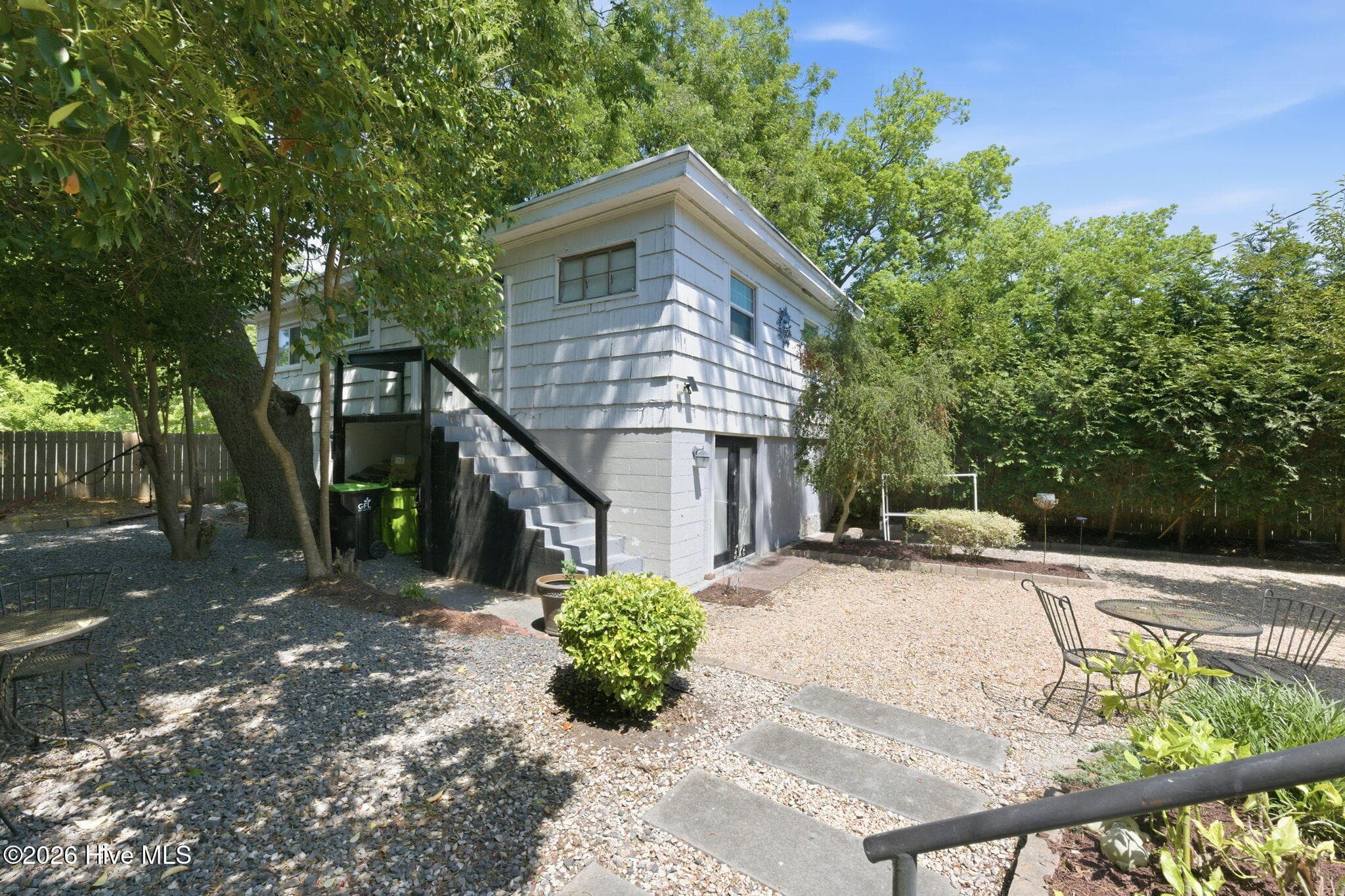 Single Family Residence at 411 George Street, New Bern, NC 28560, photo 4 of 4