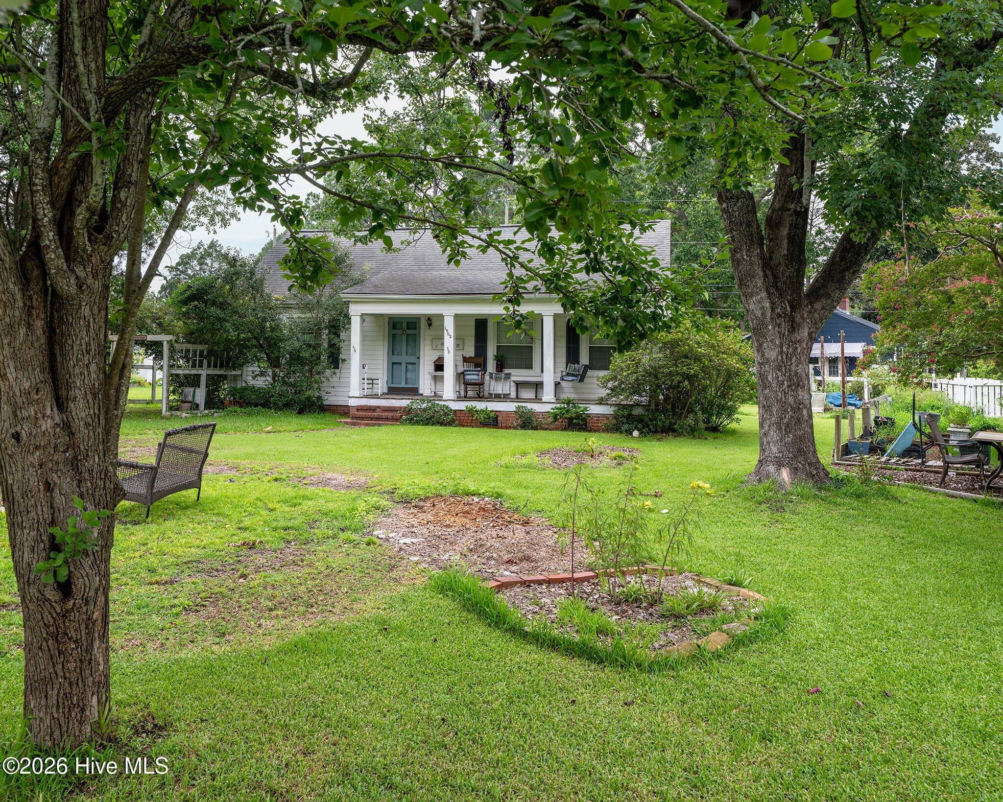 Multiple Outdoor Living Spaces - 1902 Wilson Street, New Bern, NC 28560