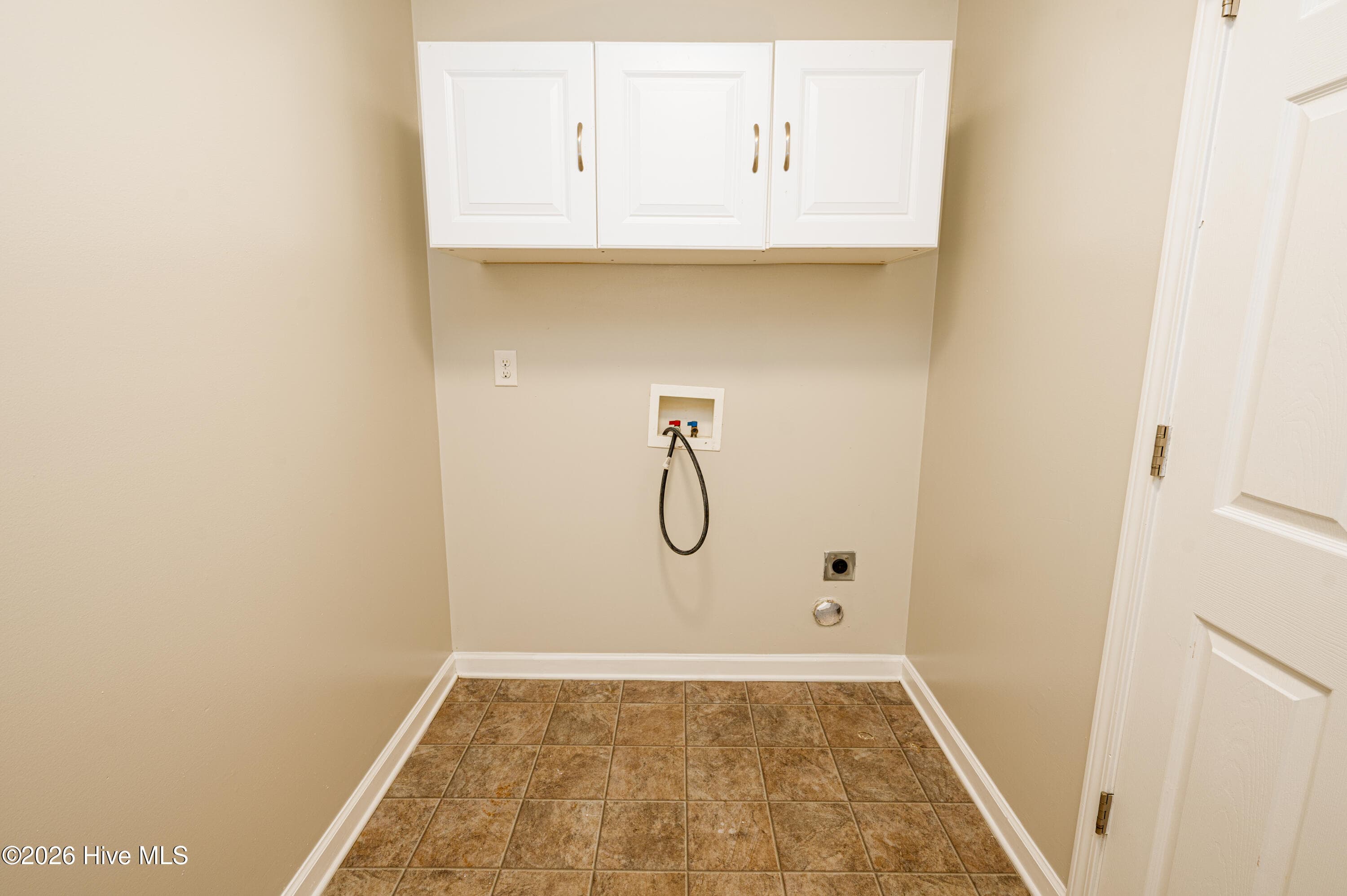 Single Family Residence at 2946 Judge Manly Drive, New Bern, NC 28562, photo 12 of 25