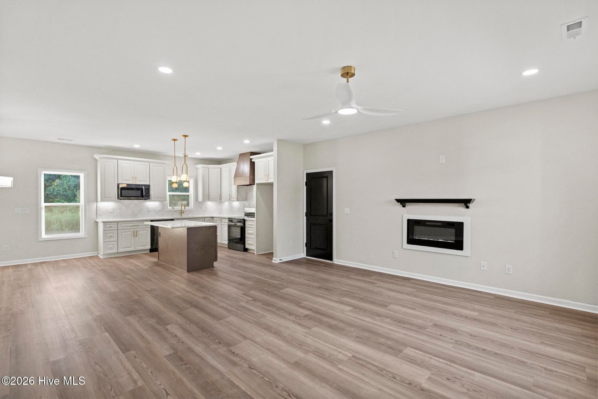 Single Family Residence at 406 Wade Drive, Richlands, NC 28574, photo 39 of 86