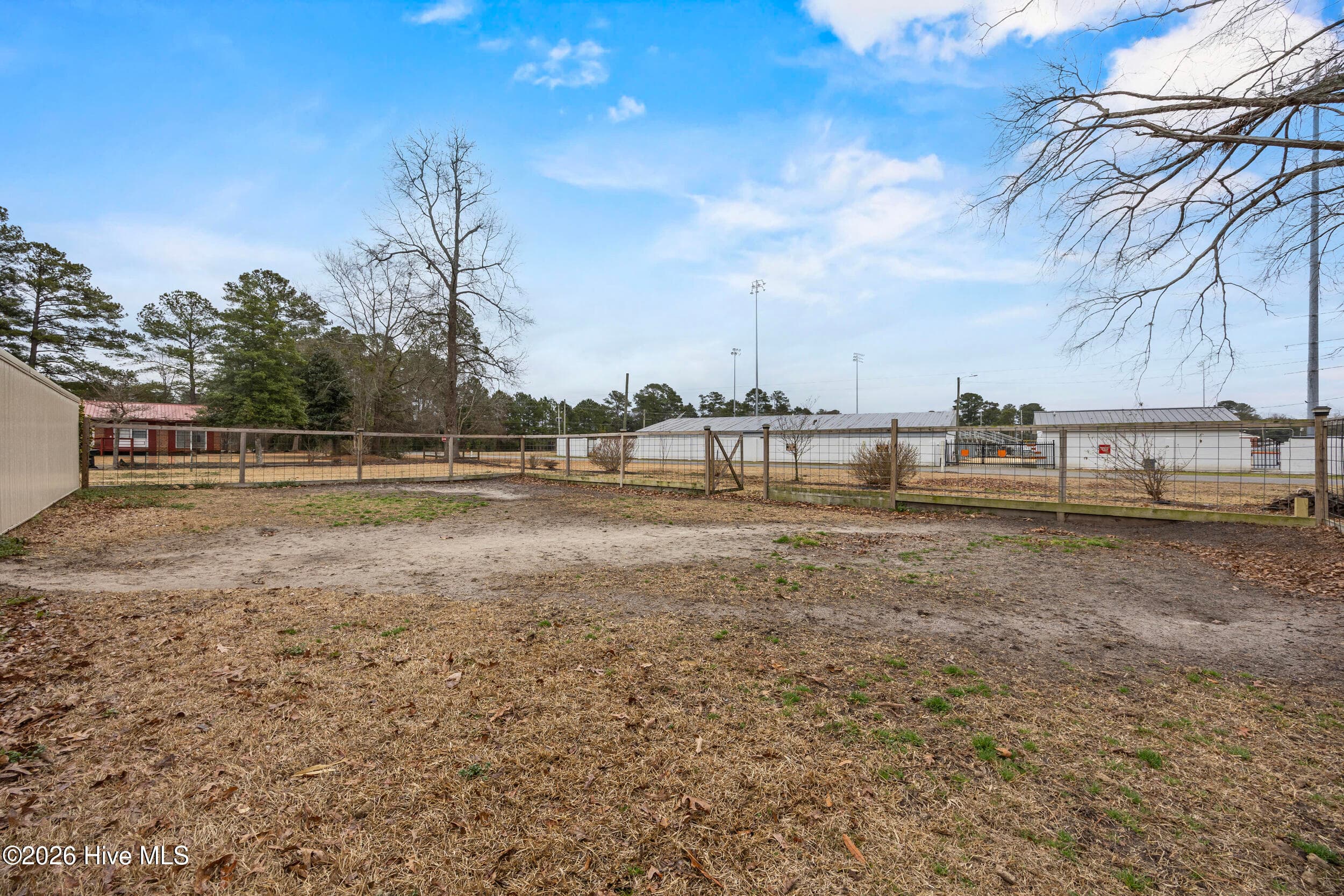 fenced in area - 616 E Murphy Street, Wallace, NC 28466