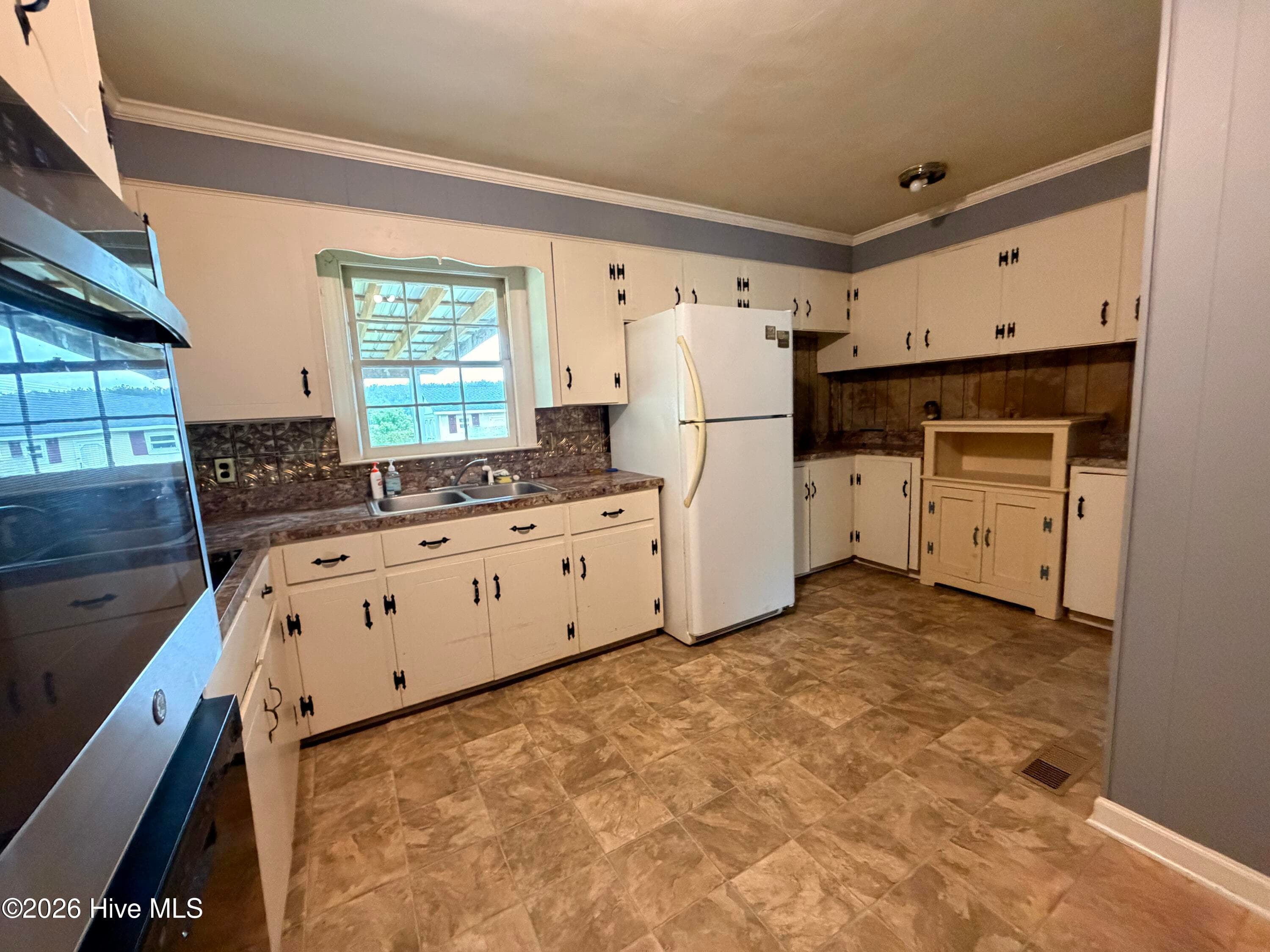 full kitchen has table area - 236 Brinkleyville Road, Ahoskie, NC 27910