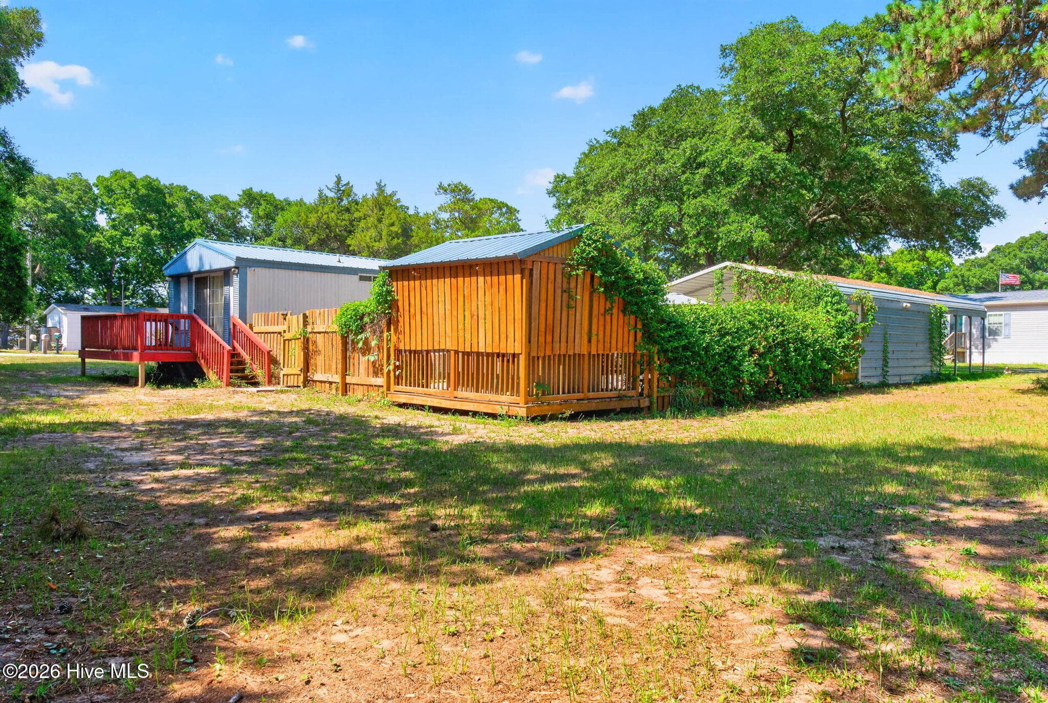 Manufactured Home at 1899 Wm And Odell Gurganus Lane SW, Shallotte, NC 28470, photo 3 of 4