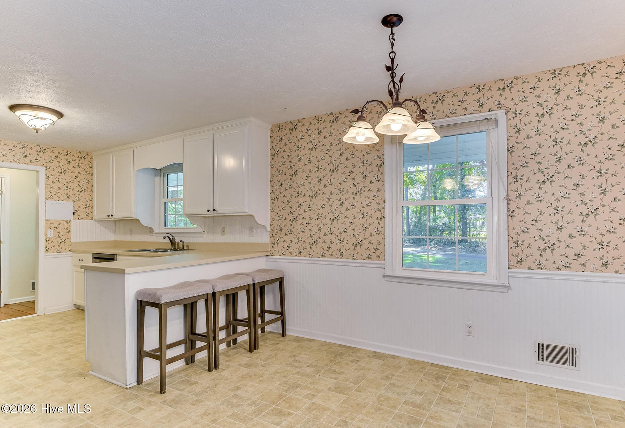 Single Family Residence at 6 Gregory Court, North Augusta, SC 29860, photo 10 of 40