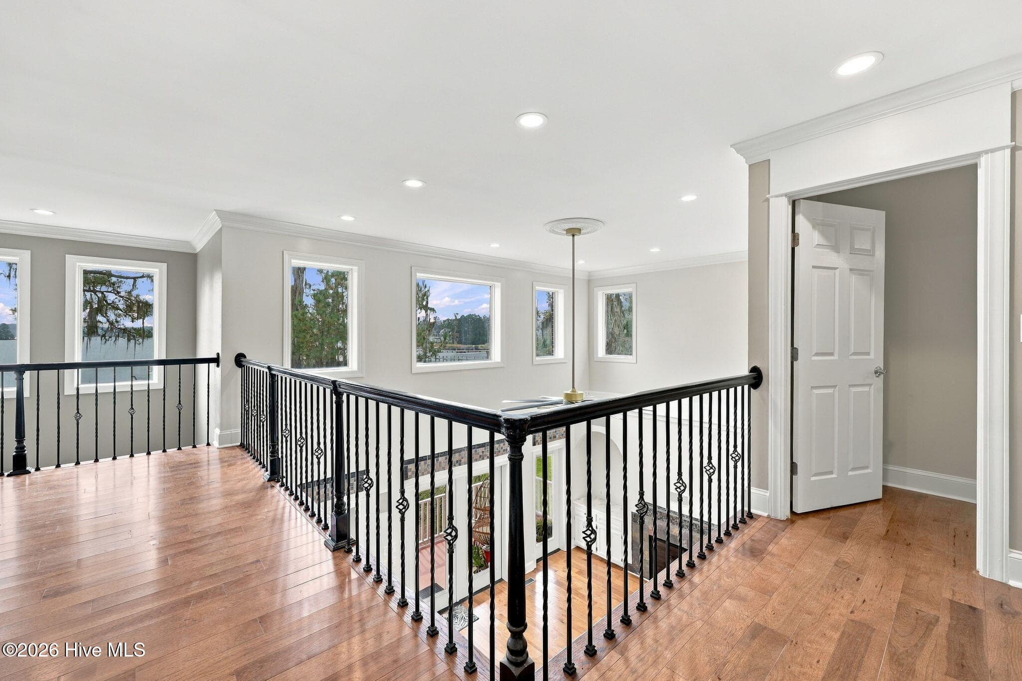 Loft - 516 Long Point Road, Chocowinity, NC 27817