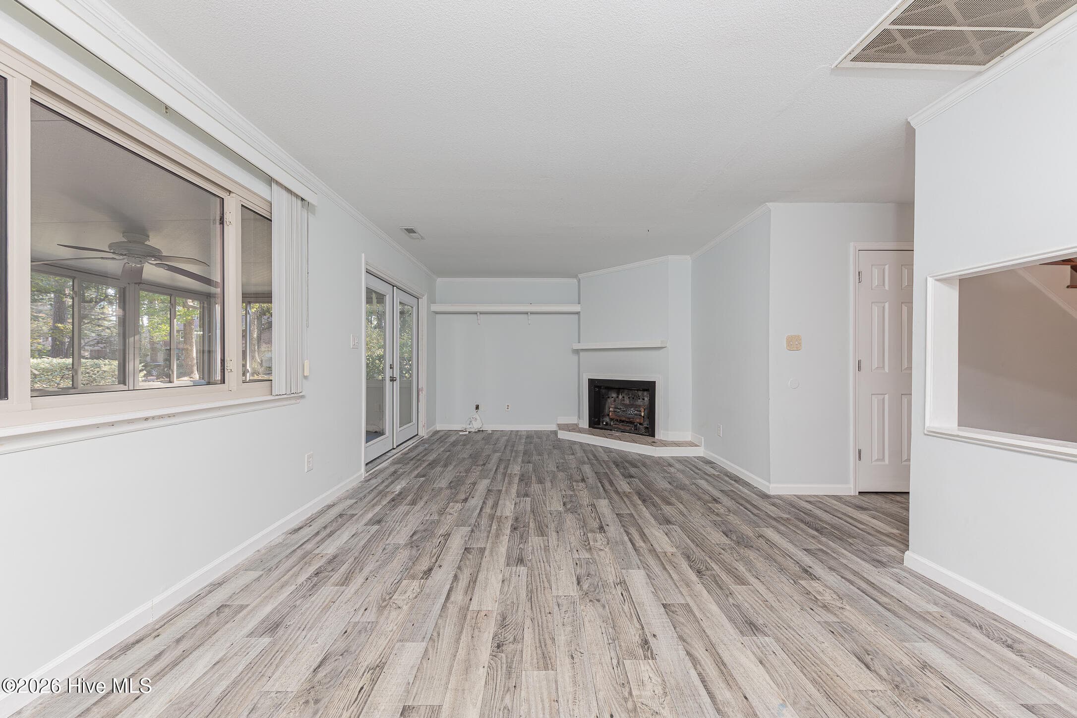 Townhouse at 97 Quarterdeck, New Bern, NC 28562, photo 34 of 71