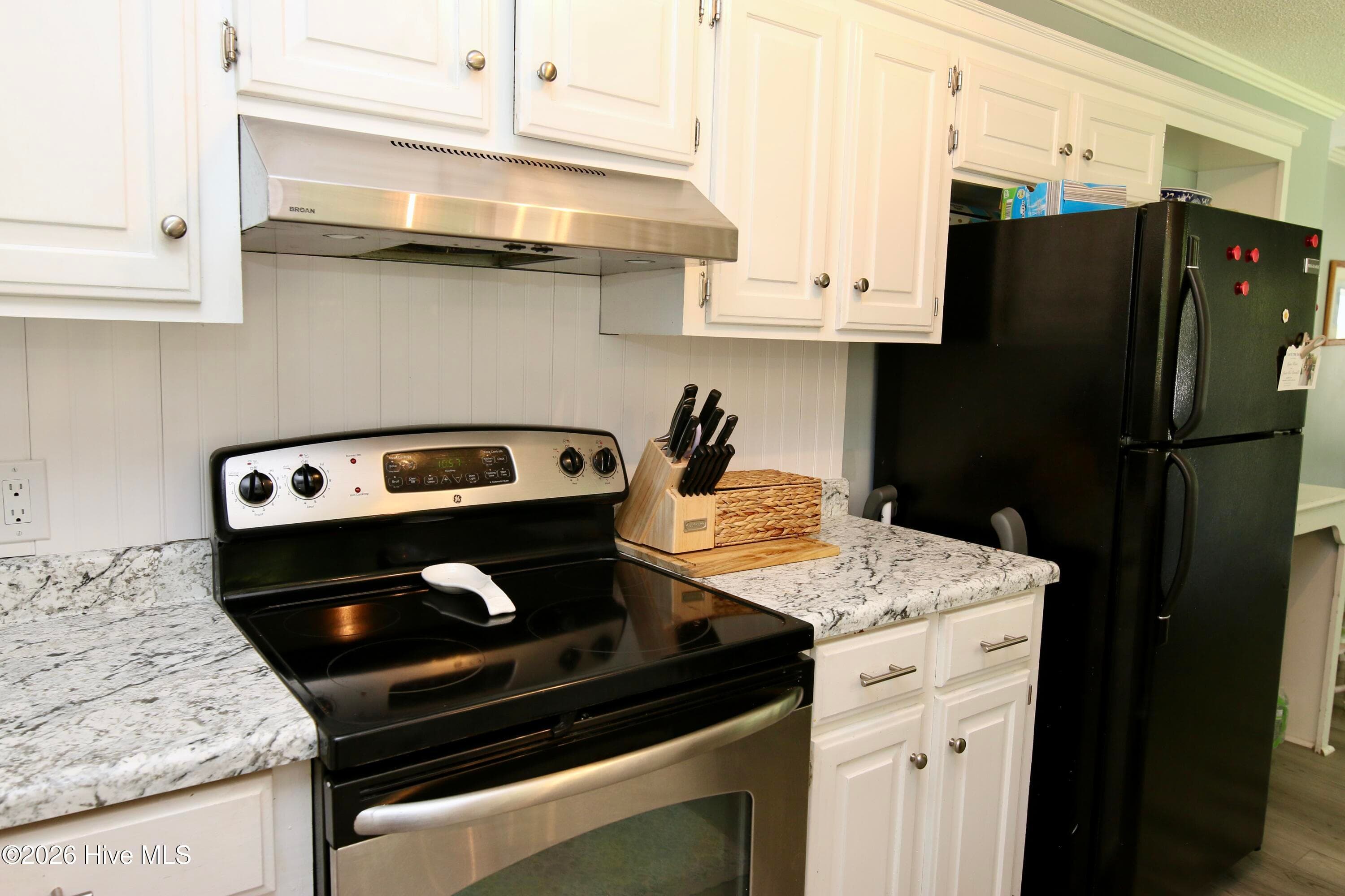 Single Family Residence at 329 S Wedgewood Drive, Washington, NC 27889, photo 15 of 35