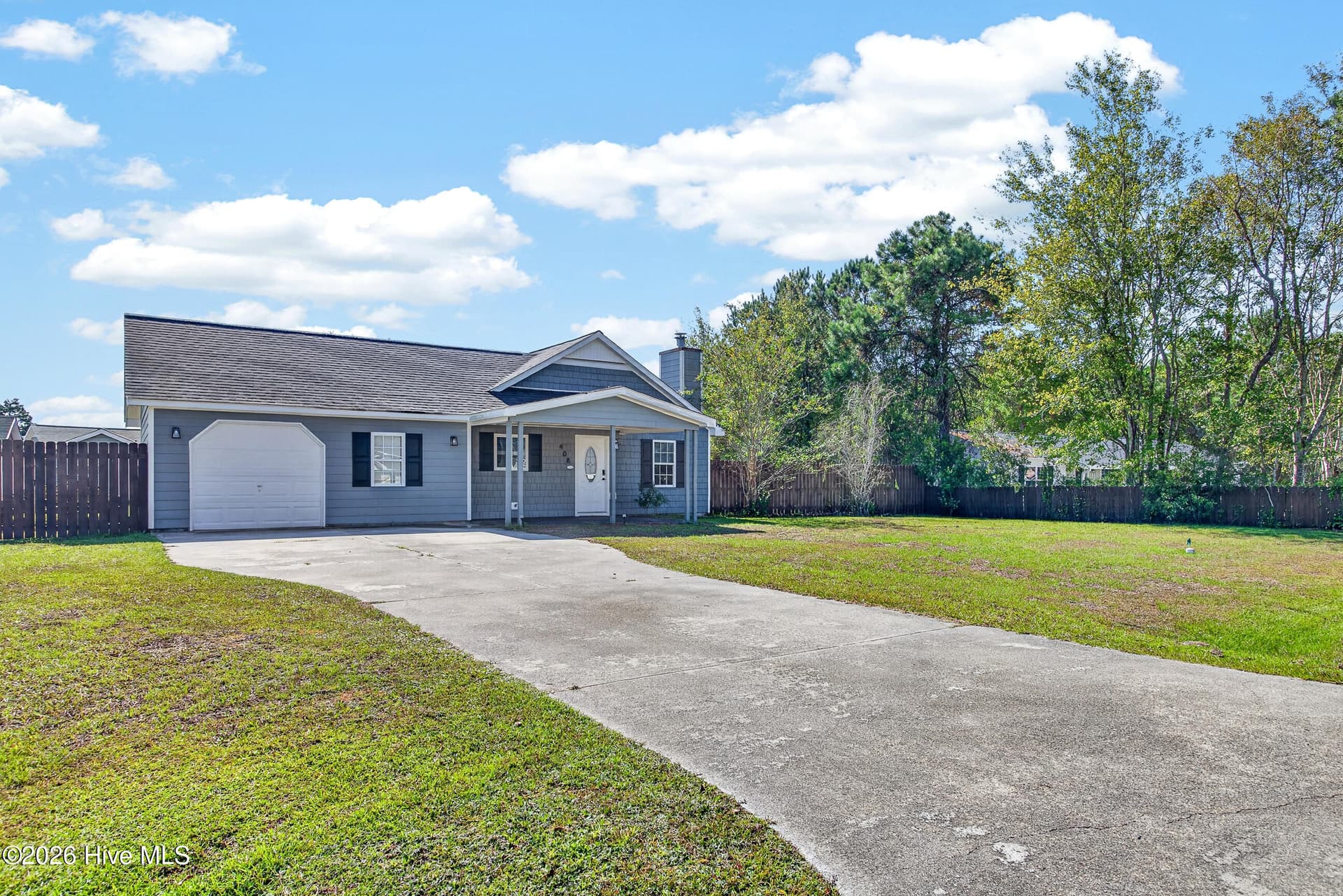 Single Family Residence at 408 Foxtrace Lane, Hubert, NC 28539, photo 3 of 35