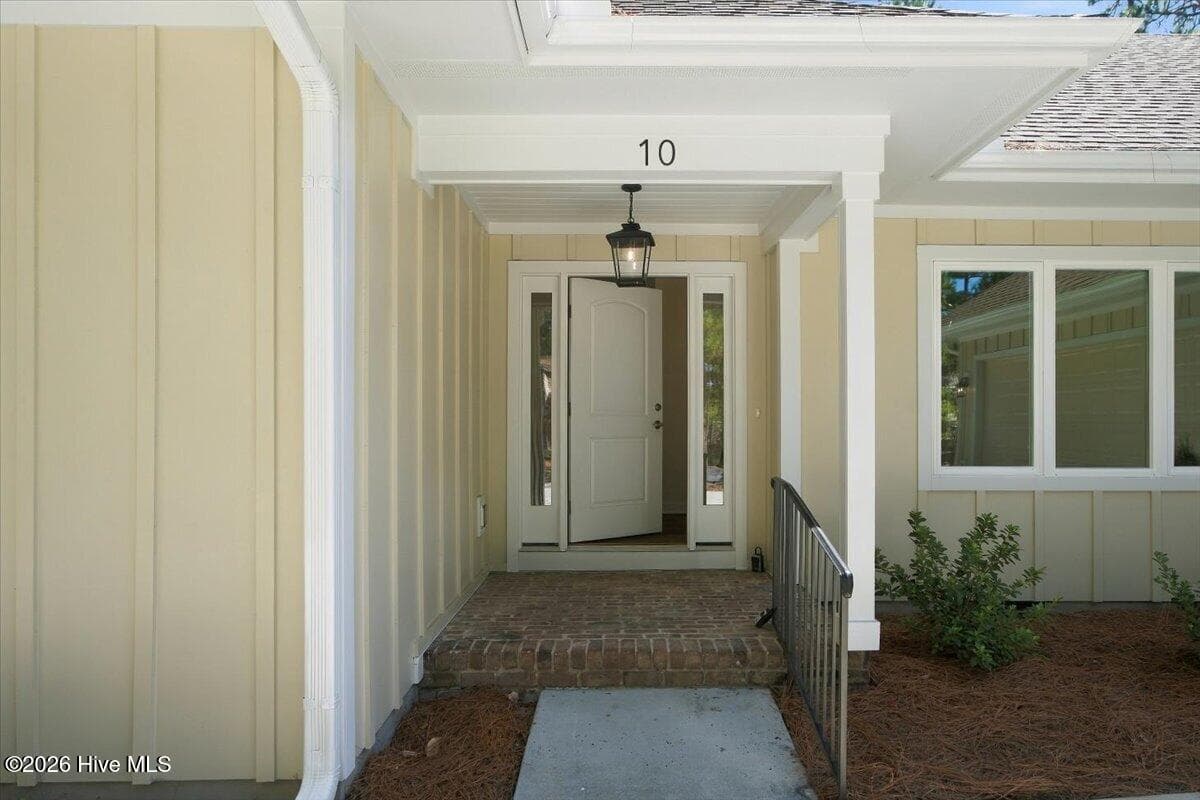 Single Family Residence at 10 Catalpa Lane N, Pinehurst, NC 28374, photo 7 of 51