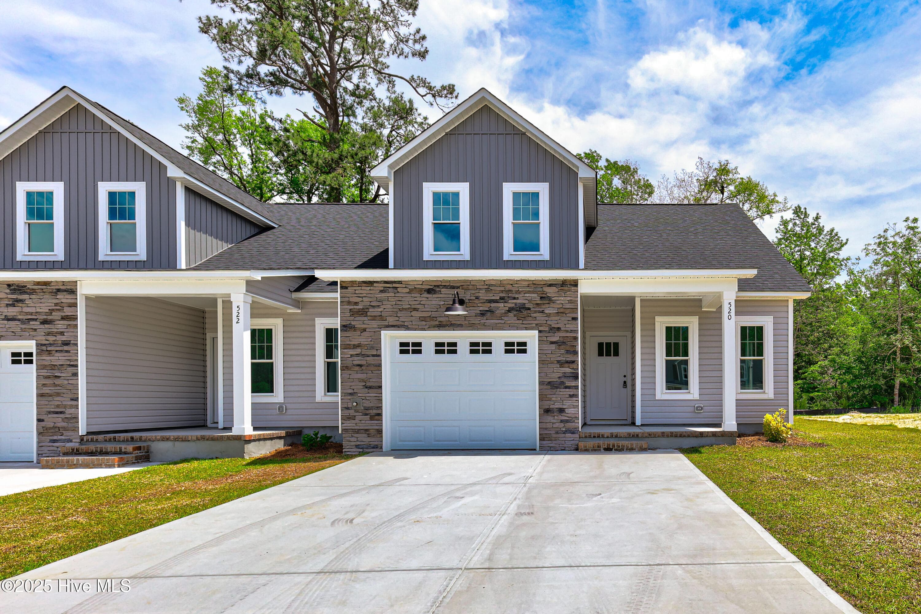 Townhouse at 552 Timbercrest Circle, Bolivia, NC 28422, photo 2 of 37