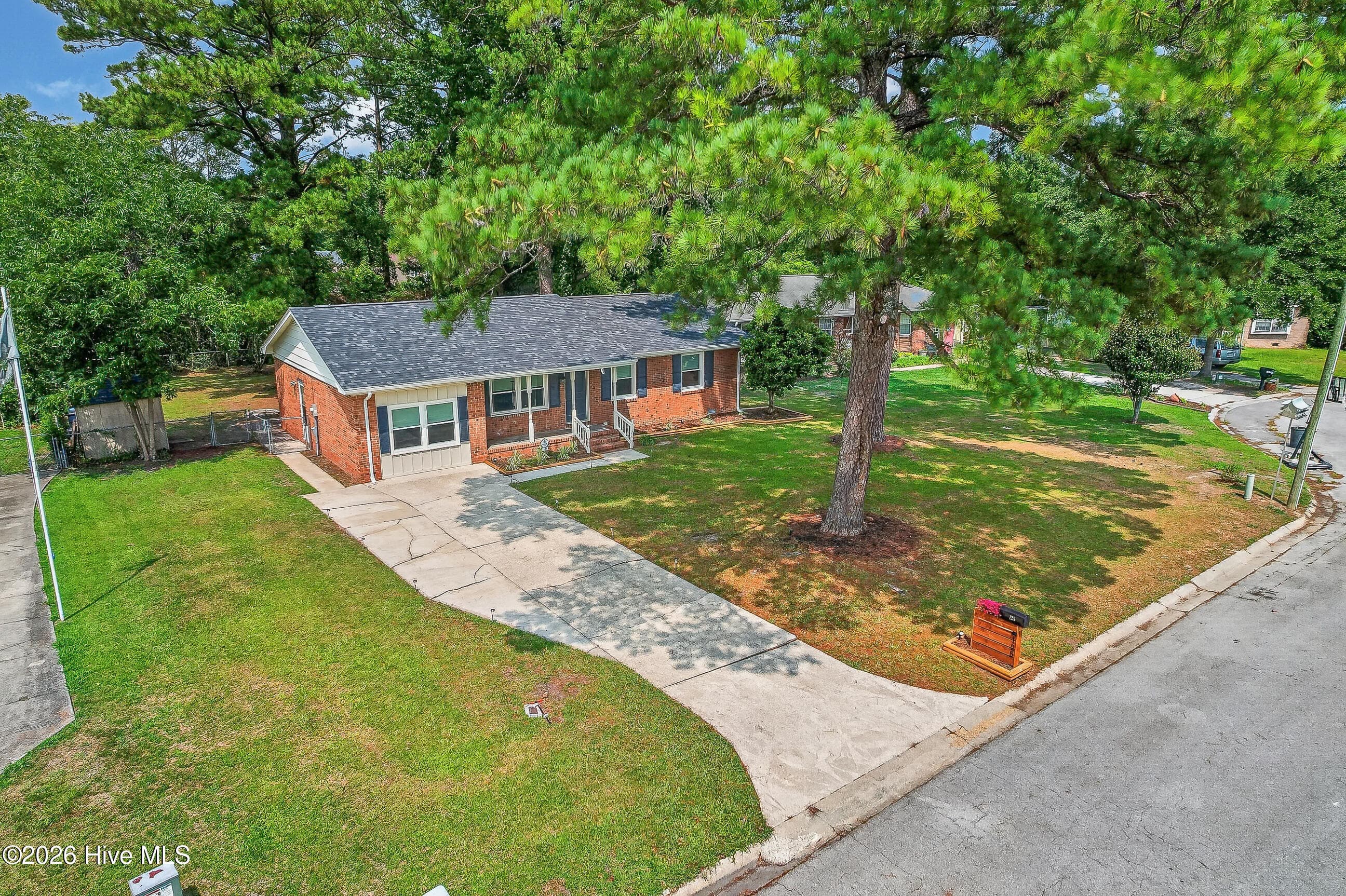 Single Family Residence at 125 Linda Loop, Jacksonville, NC 28546, photo 30 of 34